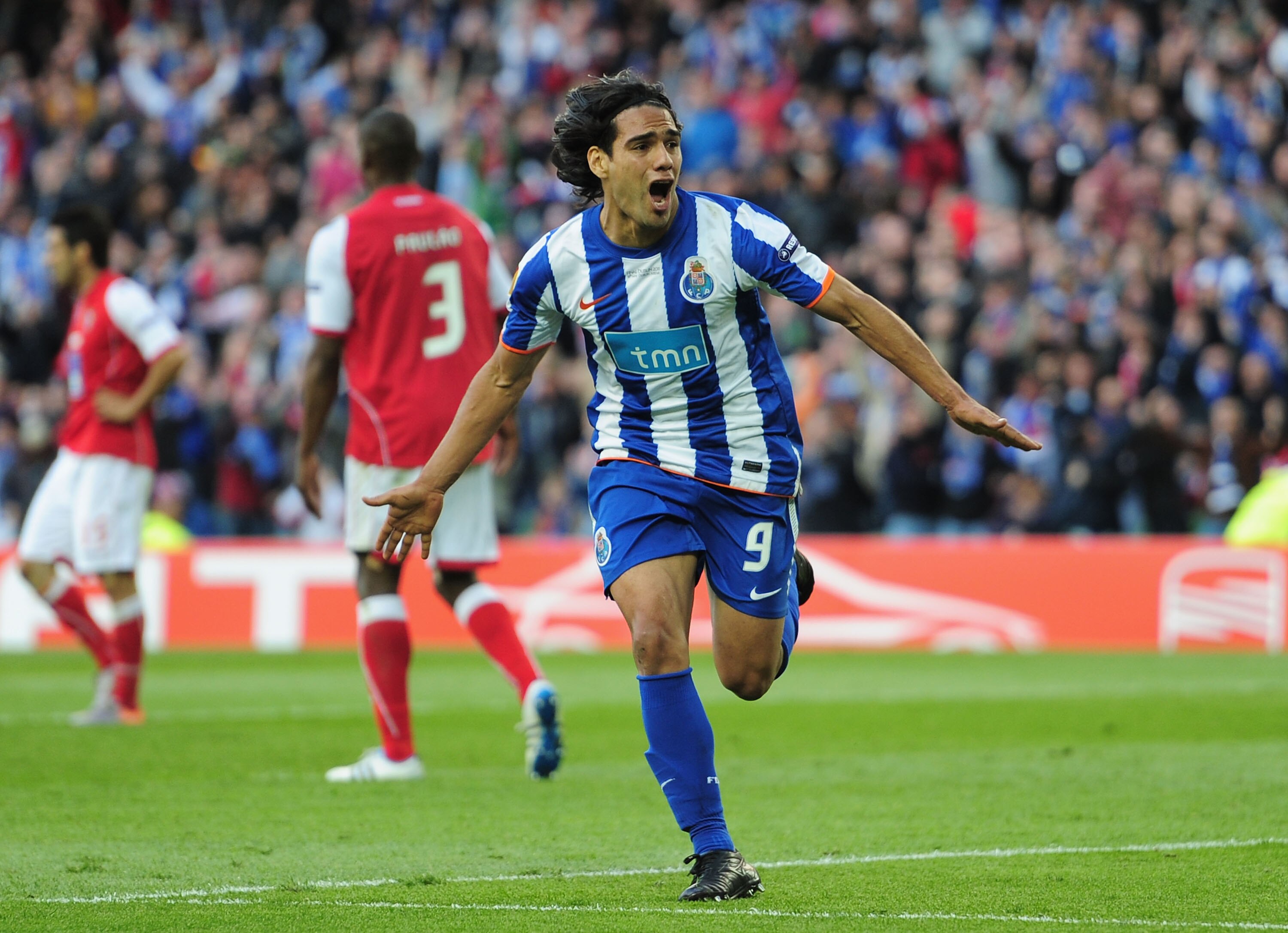 DUBLIN, IRELAND - MAY 18: Radamel Falcao Garcia of FC Porto celebrates scoring the opening goal during the UEFA Europa League Final between FC Porto and SC Braga at Dublin Arena on May 18, 2011 in Dublin, Ireland.  (Photo by Jamie McDonald/Getty Images)