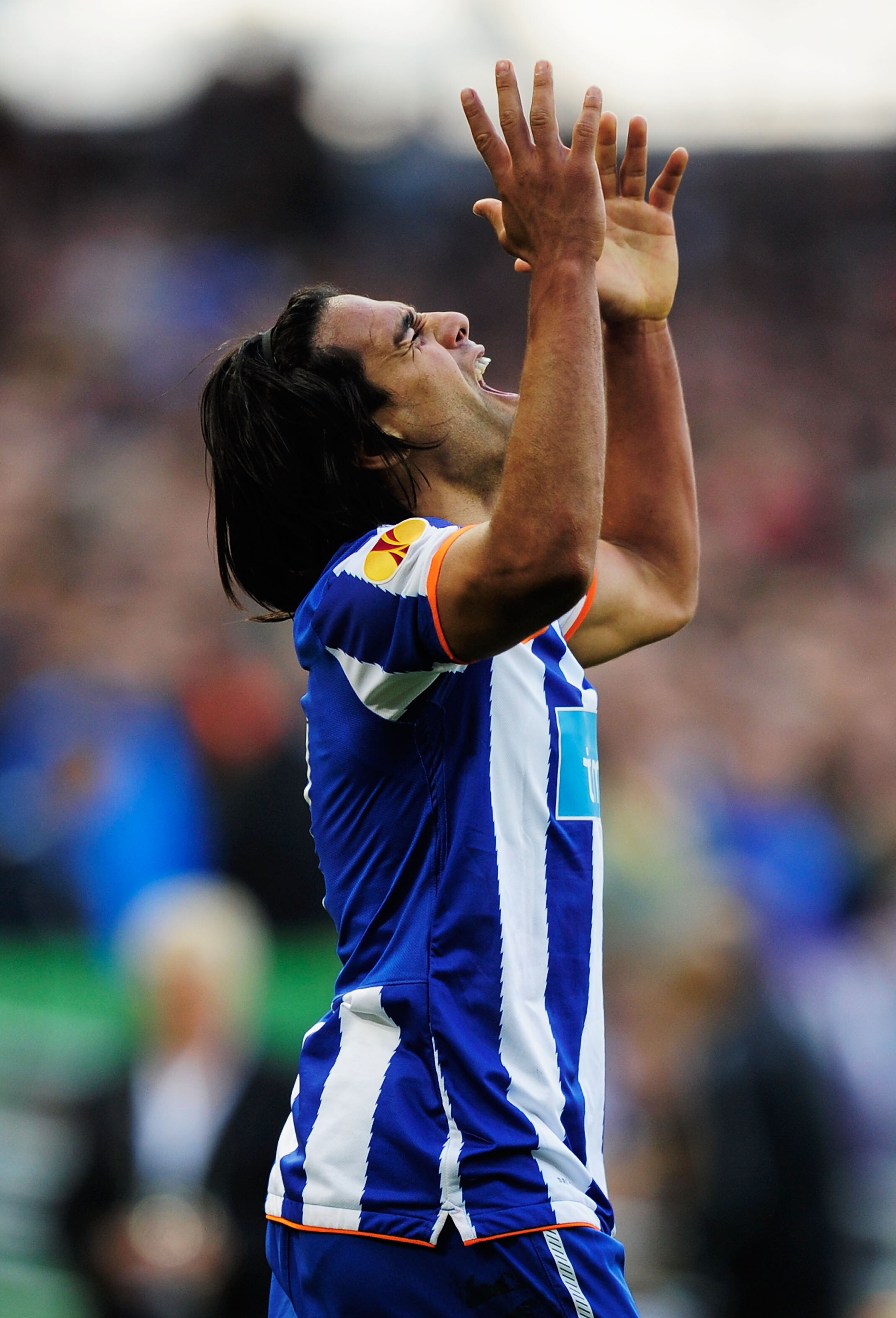 DUBLIN, IRELAND - MAY 18: Radamel Falcao Garcia of FC Porto celebrates scoring the opening goal during the UEFA Europa League Final between FC Porto and SC Braga at Dublin Arena on May 18, 2011 in Dublin, Ireland. (Photo by Jamie McDonald/Getty Images) DUBLIN, IRELAND - MAY 18: Radamel Falcao Garcia of FC Porto celebrates scoring the opening goal during the UEFA Europa League Final between FC Porto and SC Braga at Dublin Arena on May 18, 2011 in Dublin, Ireland. (Photo by Jamie McDonald/Getty Images)