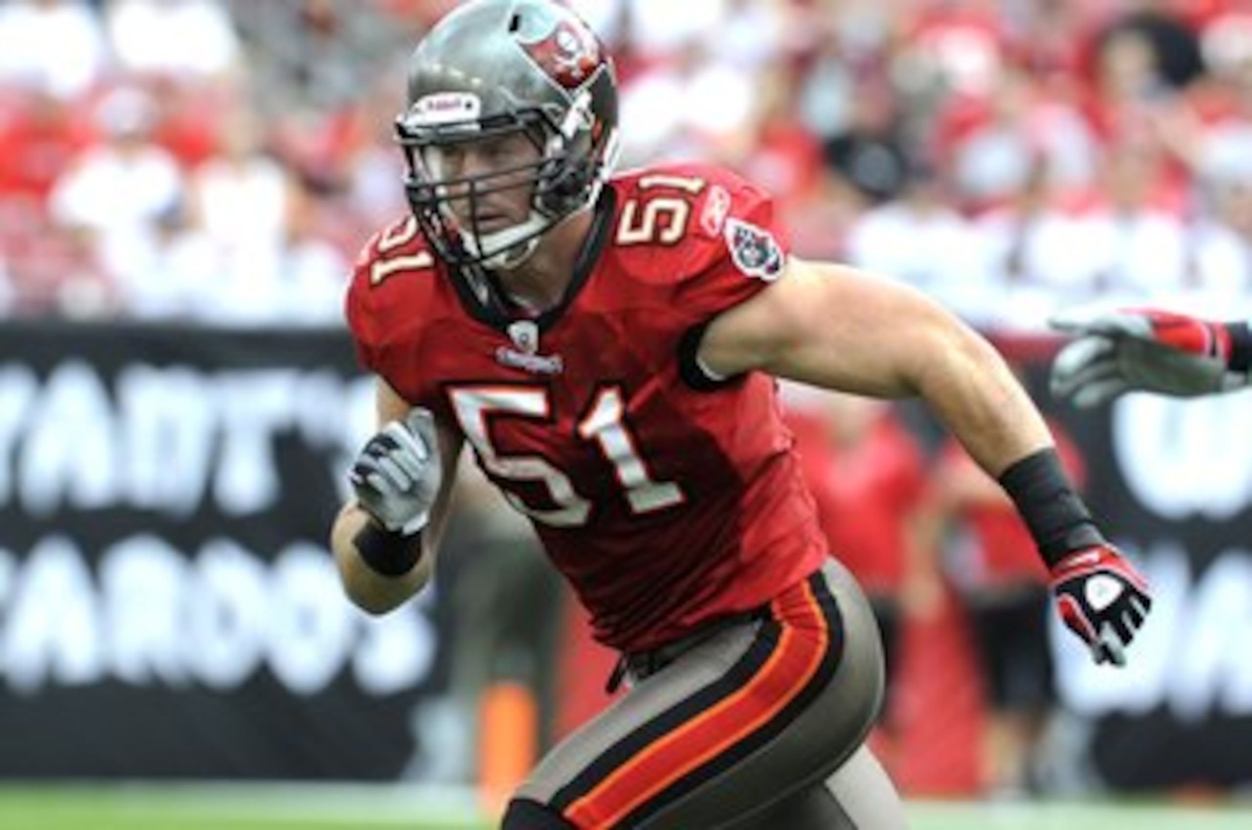 TAMPA, FL - NOVEMBER 30: Linebacker Barrett Ruud #51 of the Tampa Bay Buccaneers sets on defense against the New Orleans Saints at Raymond James Stadium on November 30, 2008 in Tampa, Florida.  (Photo by Al Messerschmidt/Getty Images)