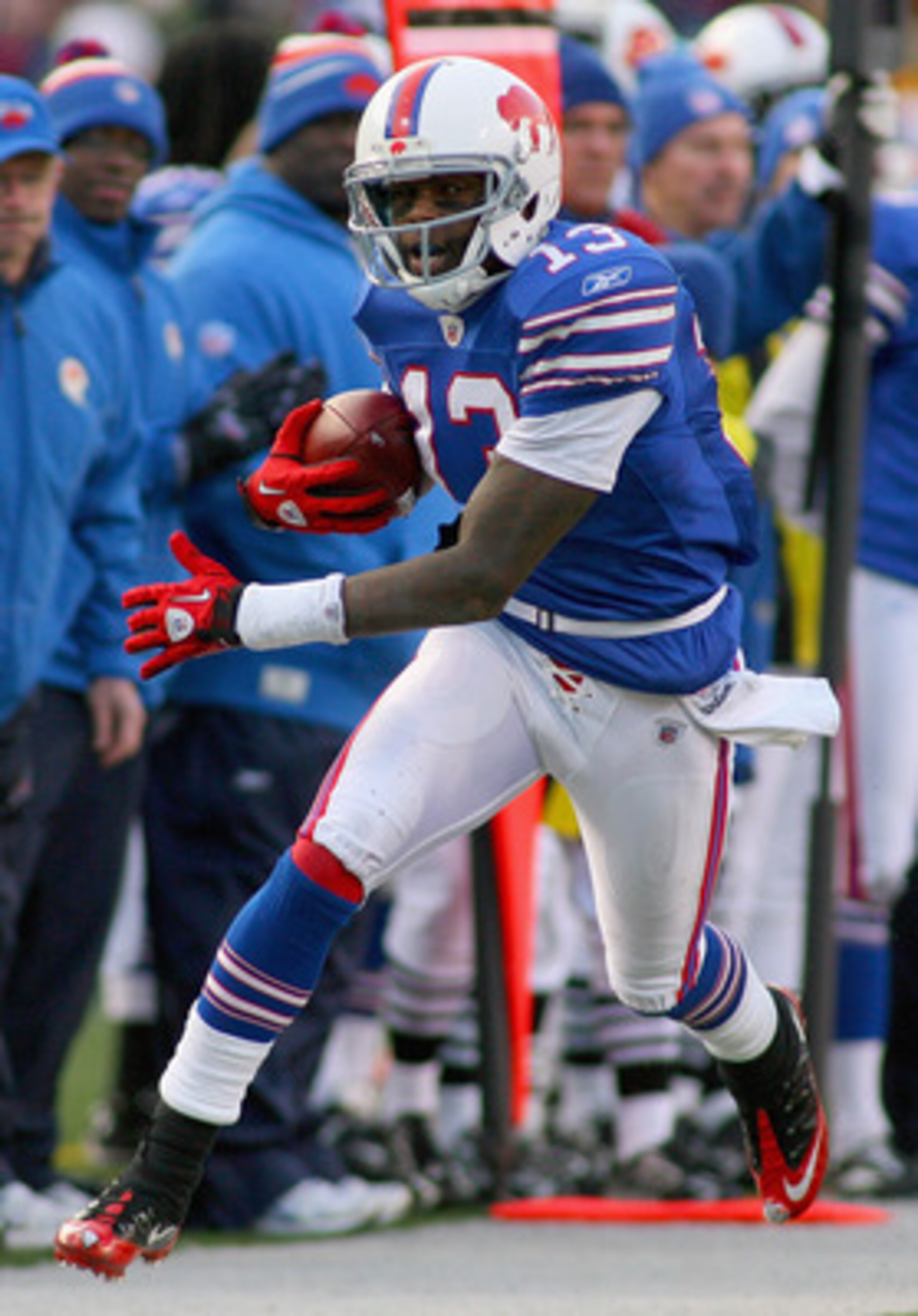 ORCHARD PARK, NY - NOVEMBER 28:  Steve Johnson #13 of the Buffalo Bills runs after a catch against the Pittsburgh Steelers at Ralph Wilson Stadium  on November 28, 2010 in Orchard Park, New York. Pittsburgh won 19-16 in overtime.  (Photo by Rick Stewart/G