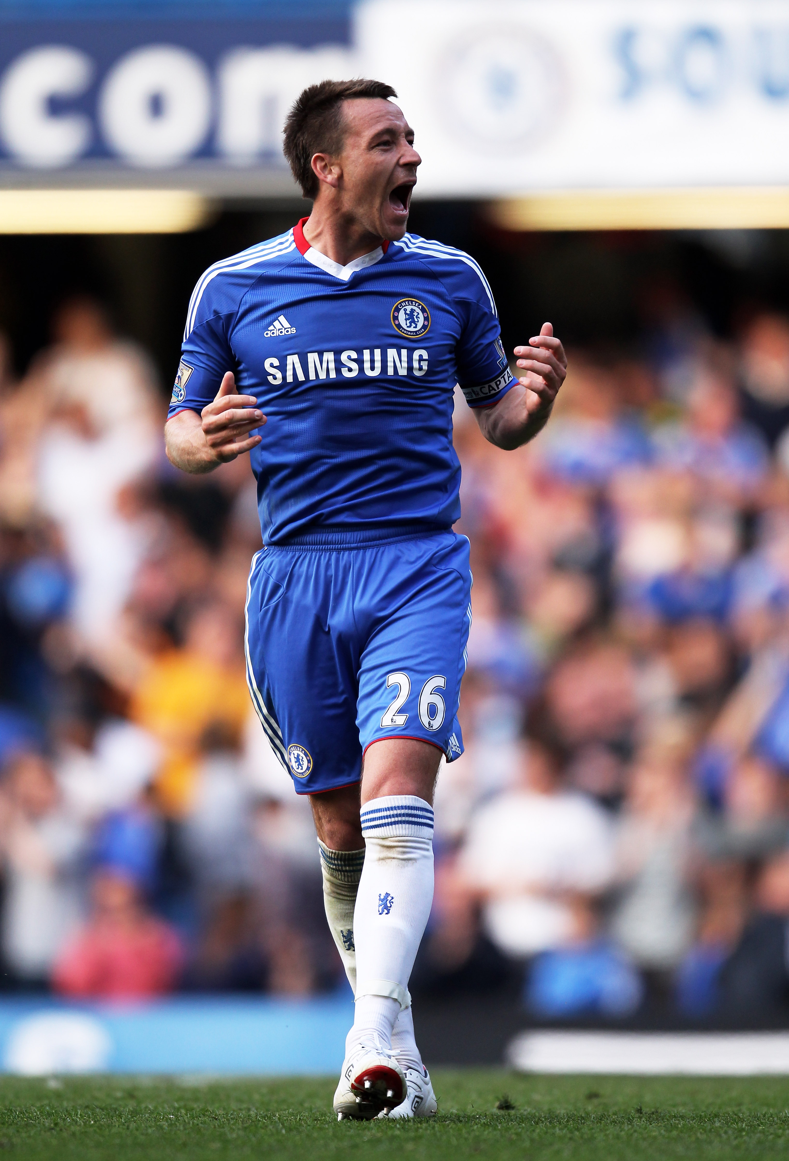 LONDON, ENGLAND - APRIL 30:  John Terry of Chelsea celebrate following their team's 2-1 victory during the Barclays Premier League match between Chelsea and Tottenham Hotspur at Stamford Bridge on April 30, 2011 in London, England.  (Photo by Scott Heavey