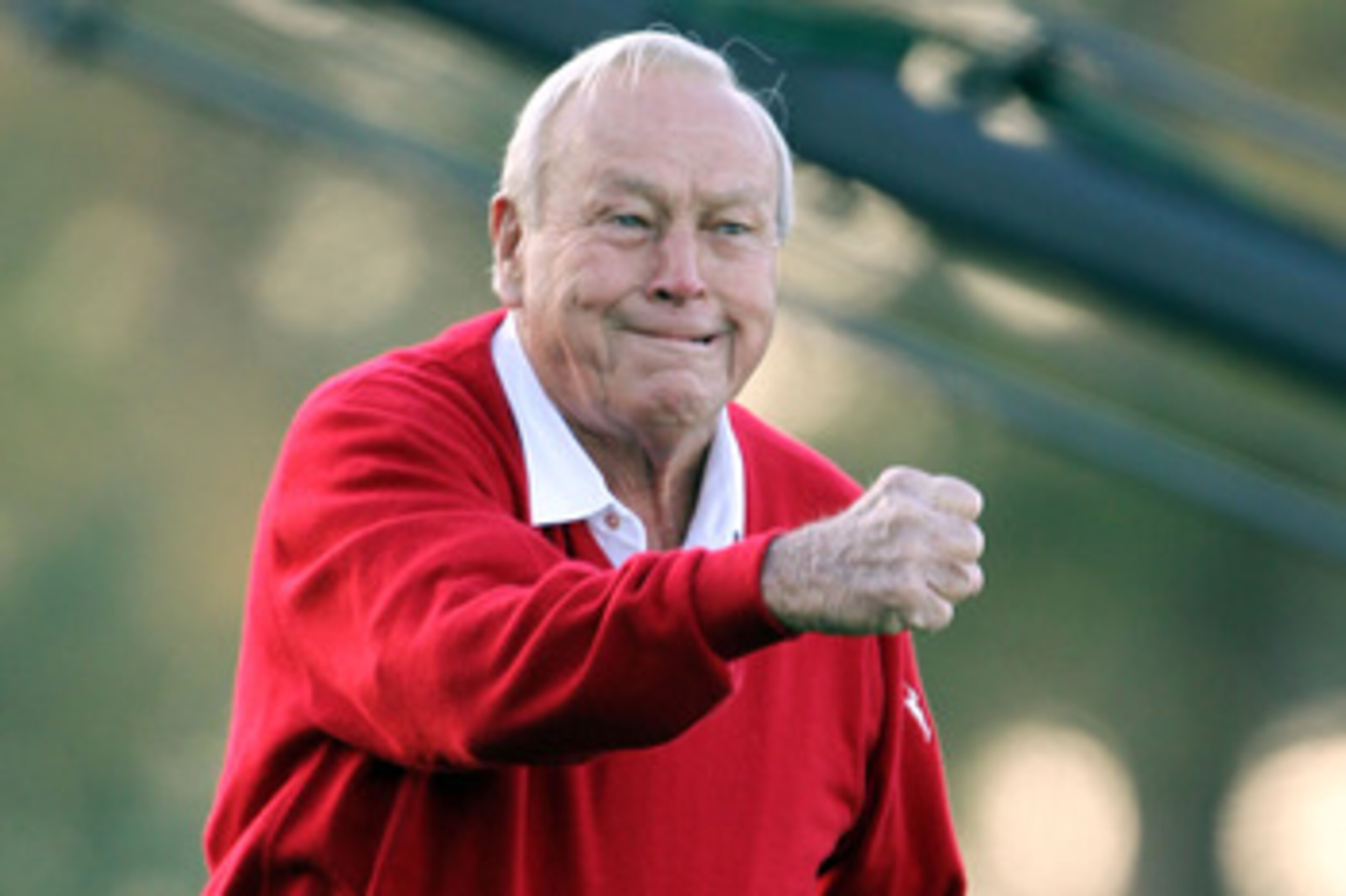 AUGUSTA, GA - APRIL 07:  Arnold Palmer watches the ceremonial first tee shot to start the first round of the 2011 Masters Tournament at Augusta National Golf Club on April 7, 2011 in Augusta, Georgia.  (Photo by Jamie Squire/Getty Images)