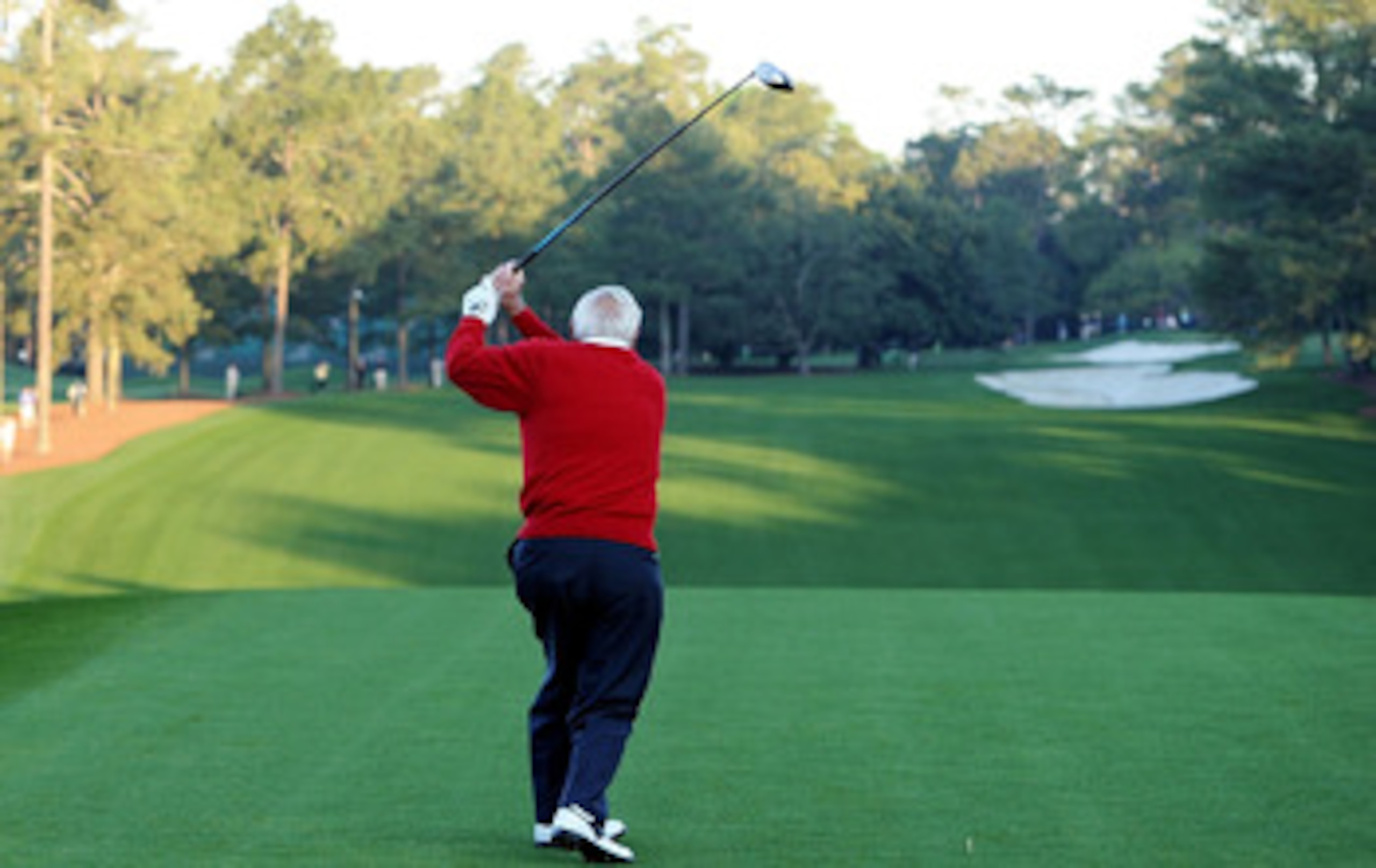 AUGUSTA, GA - APRIL 07:  Arnold Palmer hits the ceremonial first tee shot to start the first round of the 2011 Masters Tournament at Augusta National Golf Club on April 7, 2011 in Augusta, Georgia.  (Photo by Harry How/Getty Images)