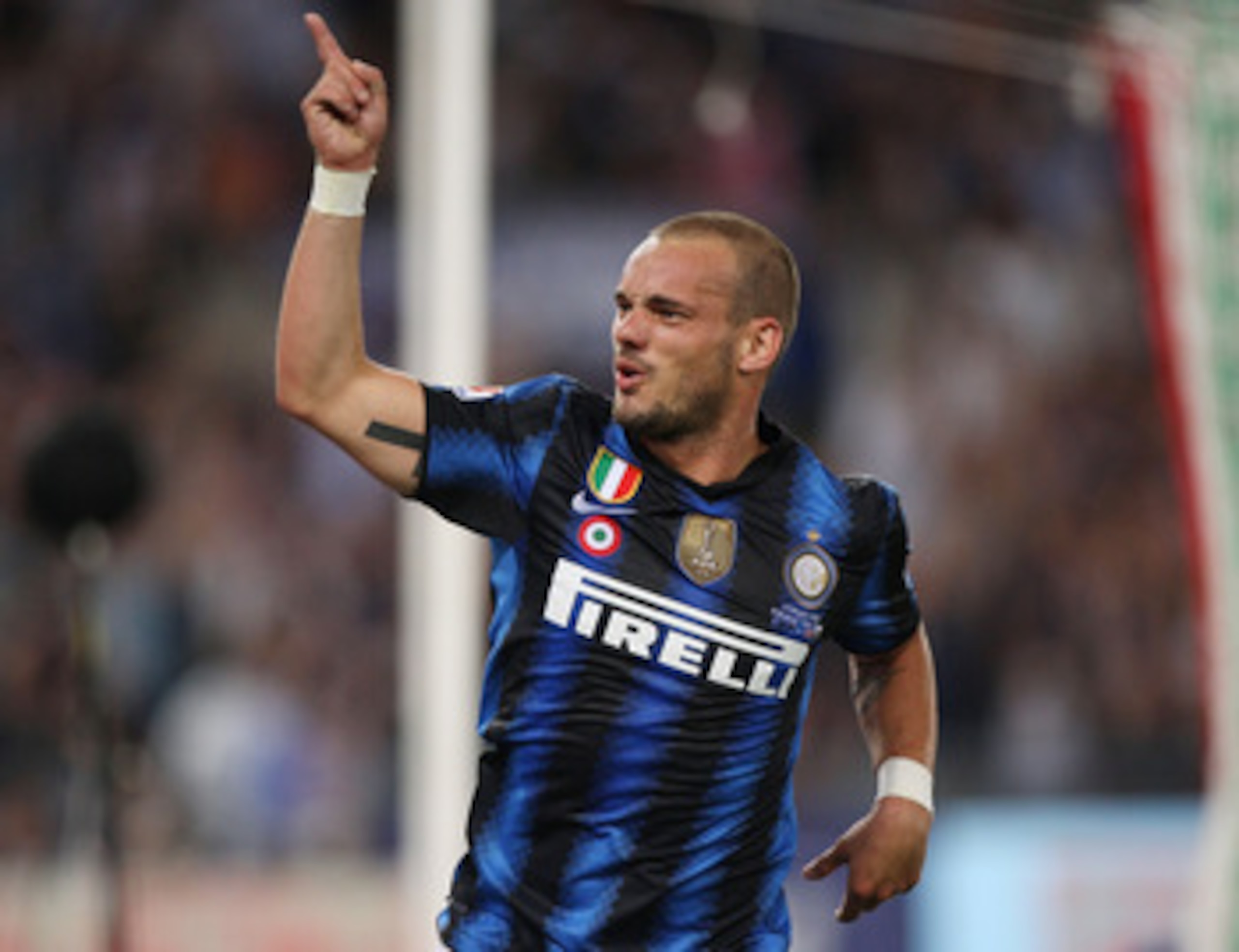 ROME, ITALY - MAY 29:  Wesley Sneijder of FC Internazionale Milano celebrates after the goal scored by Samuel Eto'o during the Tim Cup final between FC Internazionale Milano and US Citta di Palermo at Olimpico Stadium on May 29, 2011 in Rome, Italy.  (Pho