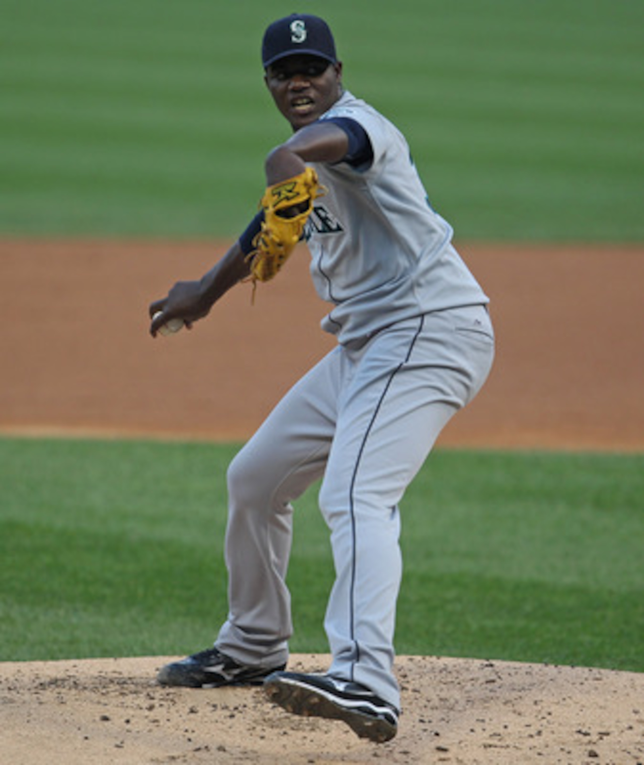 CHICAGO, IL - JUNE 06:  Starting pitcher Michael Pineda #36 of the Seattle Mariners delivers the ball against the Seattle Mariners at U.S. Cellular Field on June 6, 2011 in Chicago, Illinois. The White Sox defeated the Mariners 3-1.  (Photo by Jonathan Da