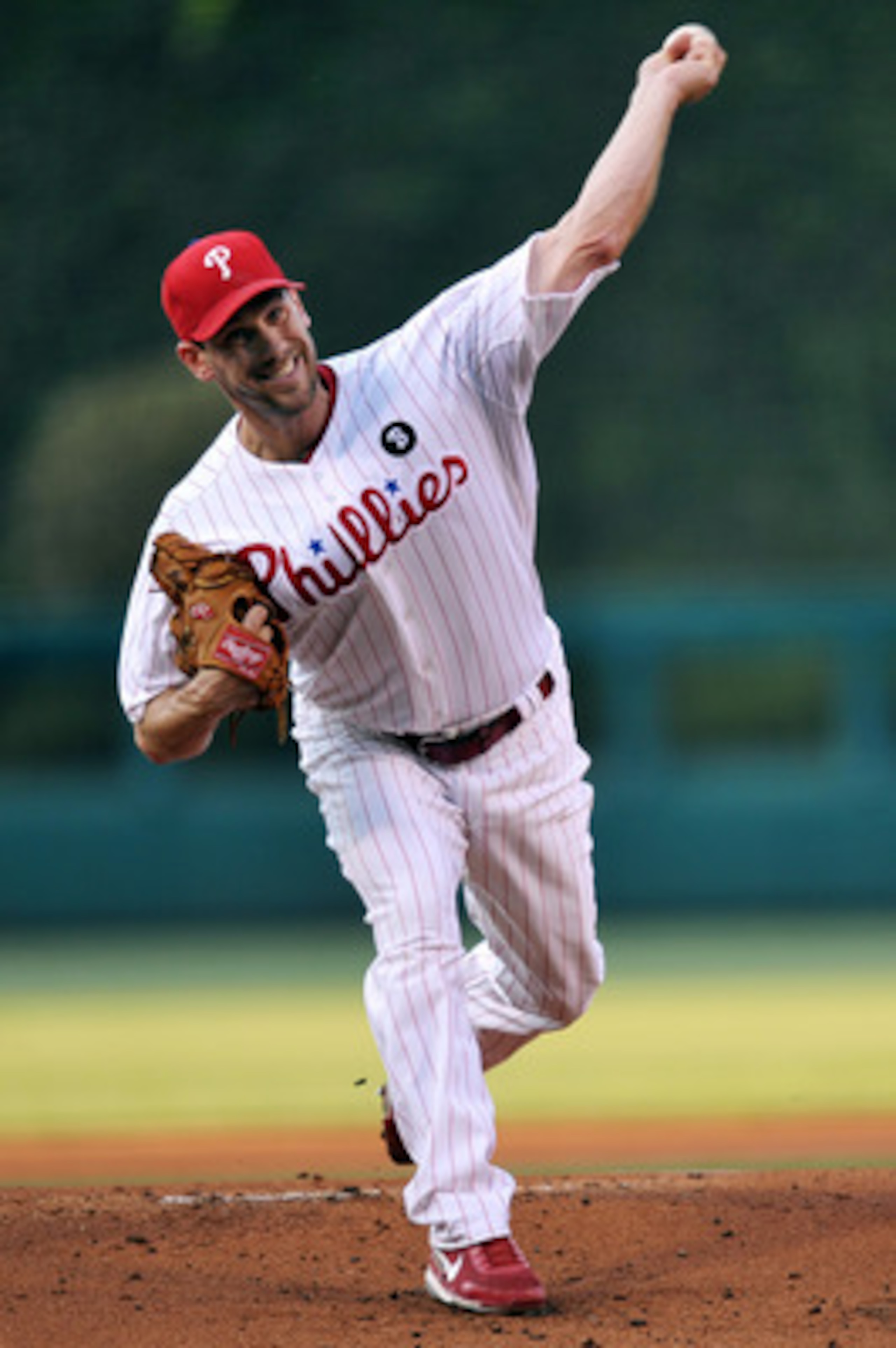 PHILADELPHIA, PA - JUNE 06: Starting pitcher Cliff Lee #33 of the Philadelphia Phillies delivers a pitch during the game against the Los Angeles Dodgers at Citizens Bank Park on June 6, 2011 in Philadelphia, Pennsylvania. (Photo by Drew Hallowell/Getty Im