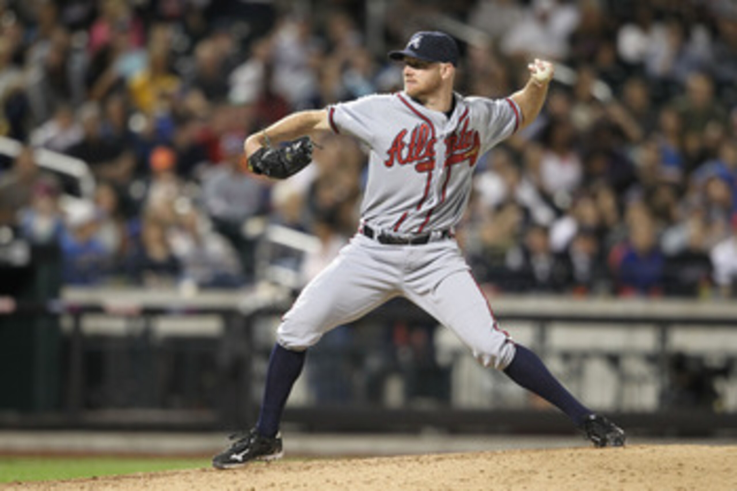 NEW YORK, NY - JUNE 03:  Jonny Venters #38 of the Atlanta Braves against the New York Mets at Citi Field on June 3, 2011 in the Flushing neighborhood of the Queens borough of New York City.  (Photo by Nick Laham/Getty Images)