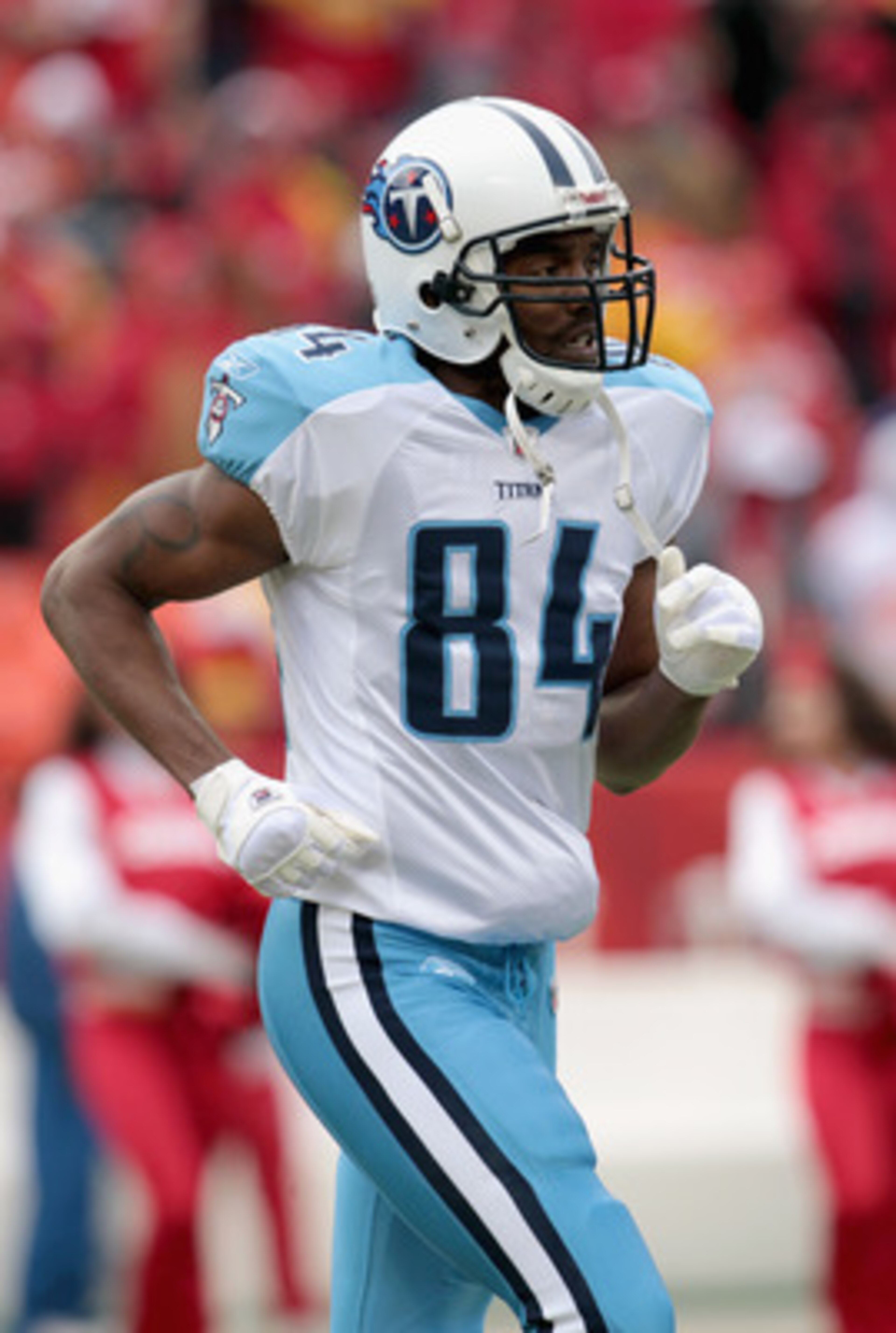 KANSAS CITY, MO - DECEMBER 26: Receiver Randy Moss #84 of the Tennessee Titans warms up prior to the start of the game against the Kansas City Chiefs on December 26, 2010 at Arrowhead Stadium in Kansas City, Missouri. (Photo by Jamie Squire/Getty Images KANSAS CITY, MO - DECEMBER 26: Receiver Randy Moss #84 of the Tennessee Titans warms up prior to the start of the game against the Kansas City Chiefs on December 26, 2010 at Arrowhead Stadium in Kansas City, Missouri. (Photo by Jamie Squire/Getty Images