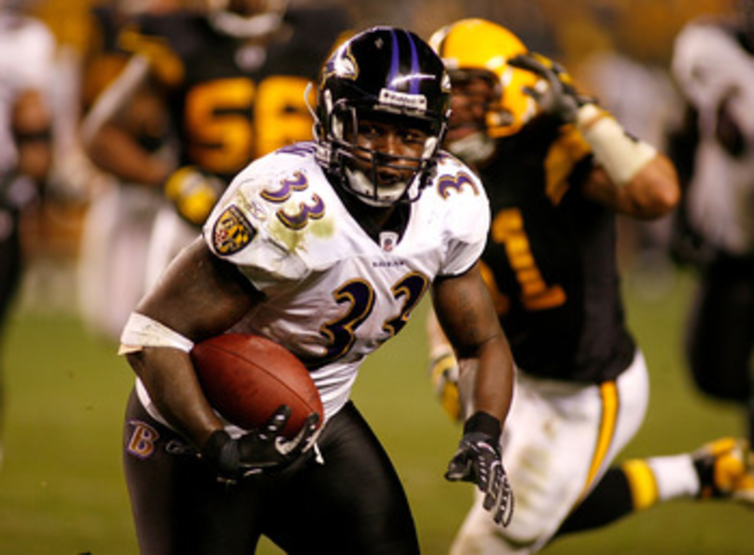 PITTSBURGH - SEPTEMBER 29: LeRon McLain #33  of the Baltimore Ravens runs against the Pittsburgh Steelers on September 29, 2008 at Heinz Field in Pittsburgh, Pennsylvania.  (Photo by Rick Stewart/Getty Images)