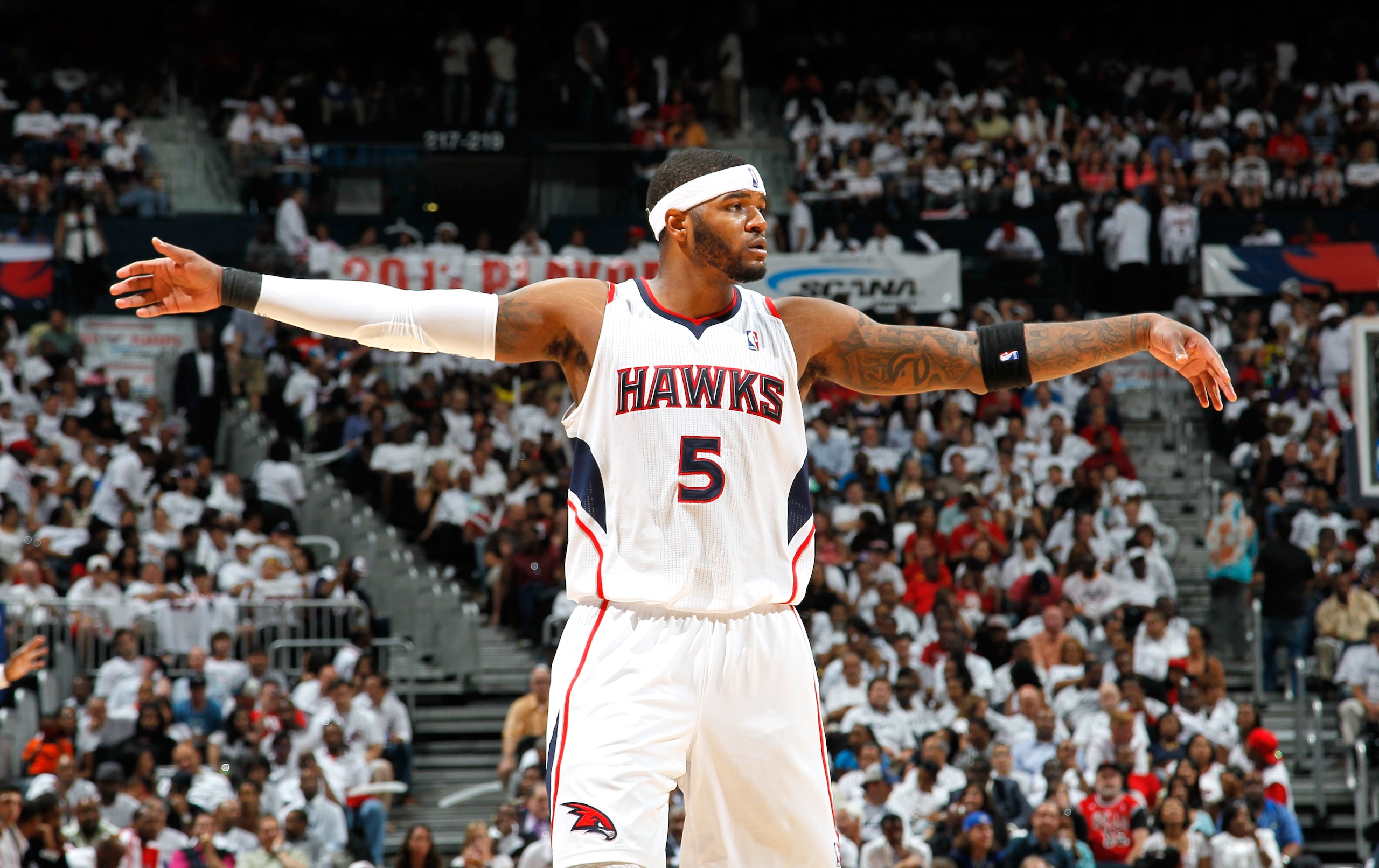 ATLANTA, GA - MAY 12: Josh Smith #5 of the Atlanta Hawks against the Chicago Bulls in Game Six of the Eastern Conference Semifinals in the 2011 NBA Playoffs at Phillips Arena on May 12, 2011 in Atlanta, Georgia. NOTE TO USER: User expressly acknowledges ATLANTA, GA - MAY 12: Josh Smith #5 of the Atlanta Hawks against the Chicago Bulls in Game Six of the Eastern Conference Semifinals in the 2011 NBA Playoffs at Phillips Arena on May 12, 2011 in Atlanta, Georgia. NOTE TO USER: User expressly acknowledges