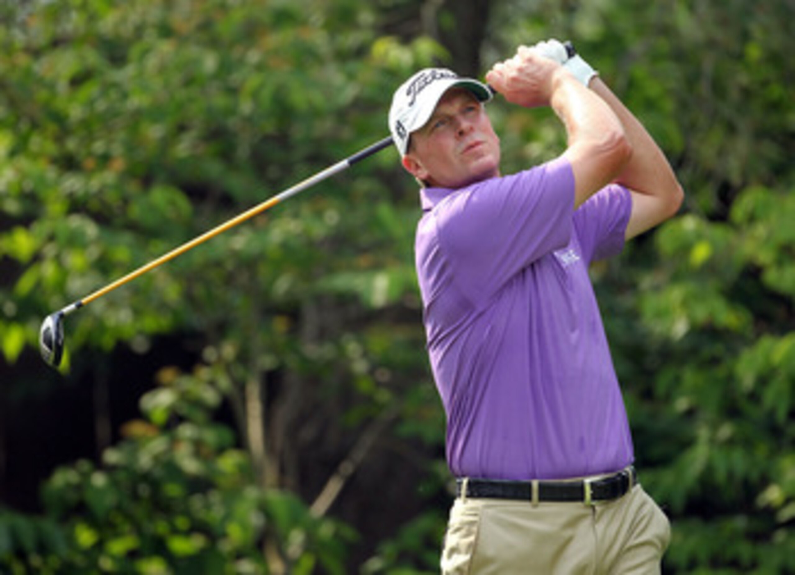 DUBLIN, OH - JUNE 04:  Steve Stricker hits his tee shot on the par 4 13th hole during the third round of the Memorial Tournament presented by Nationwide Insurance at Muirfield Village Golf Club on June 4, 2011 in Dublin, Ohio.  (Photo by Andy Lyons/Getty 