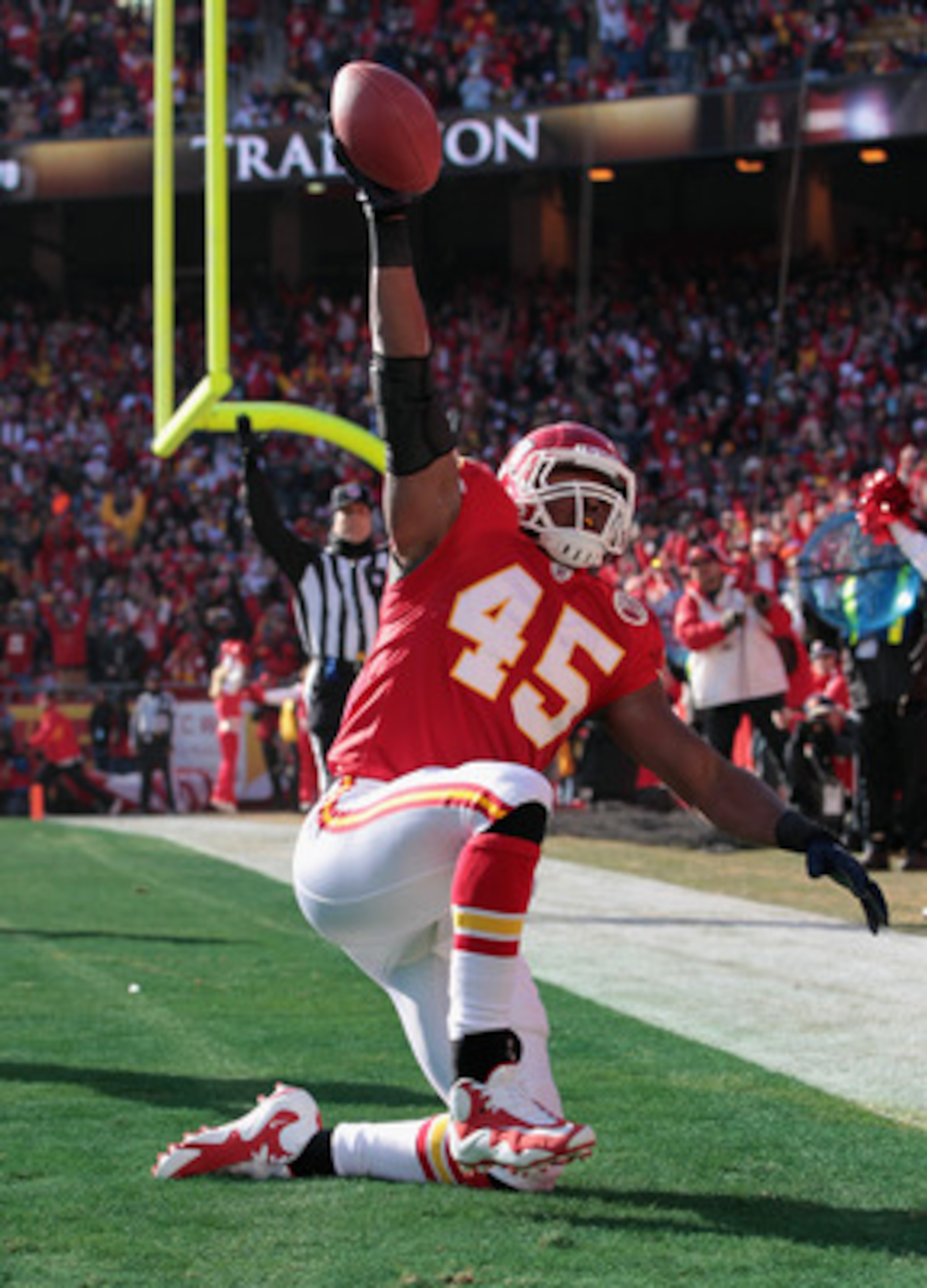 KANSAS CITY, MO - DECEMBER 05: Leonard Pope #45 of the Kansas City Chiefs celebrates after making a catch in the endzone for a touchdown during the game against the Denver Broncos on December 5, 2010 at Arrowhead Stadium in Kansas City, Missouri. (Photo KANSAS CITY, MO - DECEMBER 05: Leonard Pope #45 of the Kansas City Chiefs celebrates after making a catch in the endzone for a touchdown during the game against the Denver Broncos on December 5, 2010 at Arrowhead Stadium in Kansas City, Missouri. (Photo