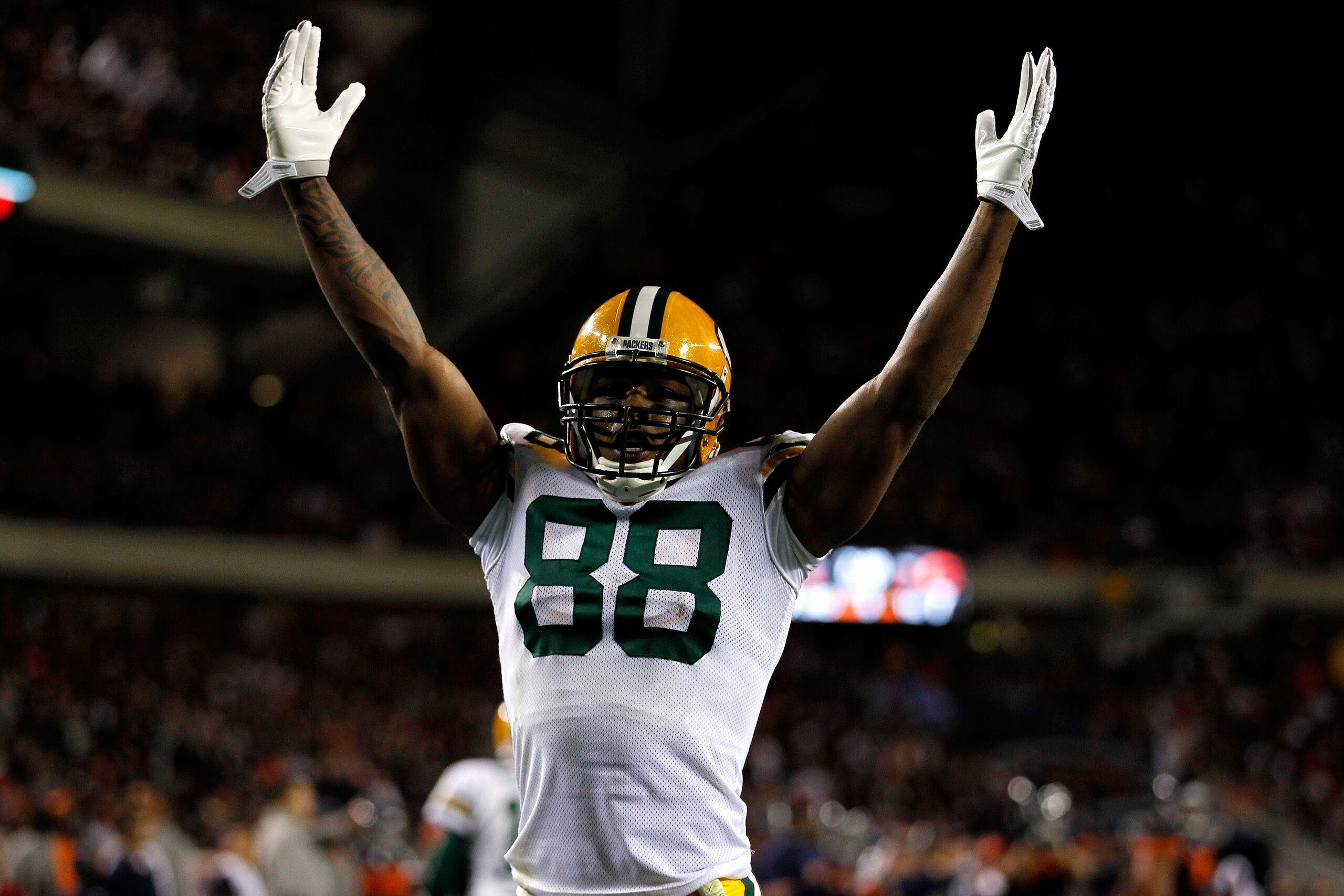CHICAGO - SEPTEMBER 27:  Jermichael Finley #88 of the Green Bay Packers reacts in the second half against the Chicago Bears at Soldier Field on September 27, 2010 in Chicago, Illinois. The Bears won 20-17. (Photo by Jonathan Daniel/Getty Images)