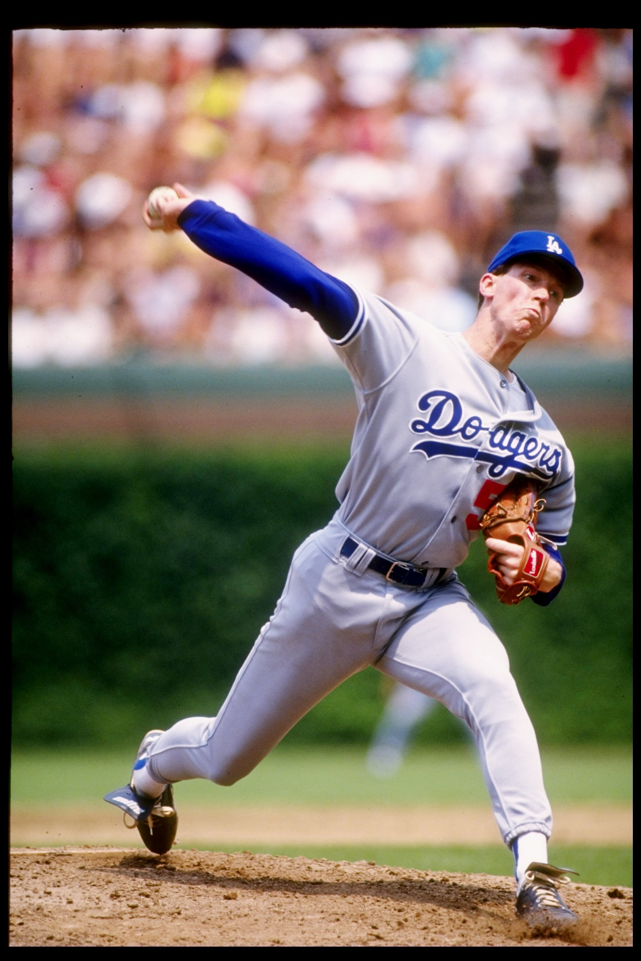 Jun 1991:  Pitcher Orel Hershiser of the Los Angeles Dodgers throws the ball during a game against the Chicago Cubs at Wrigley Field in Chicago, Illinois. Mandatory Credit: Jonathan Daniel  /Allsport