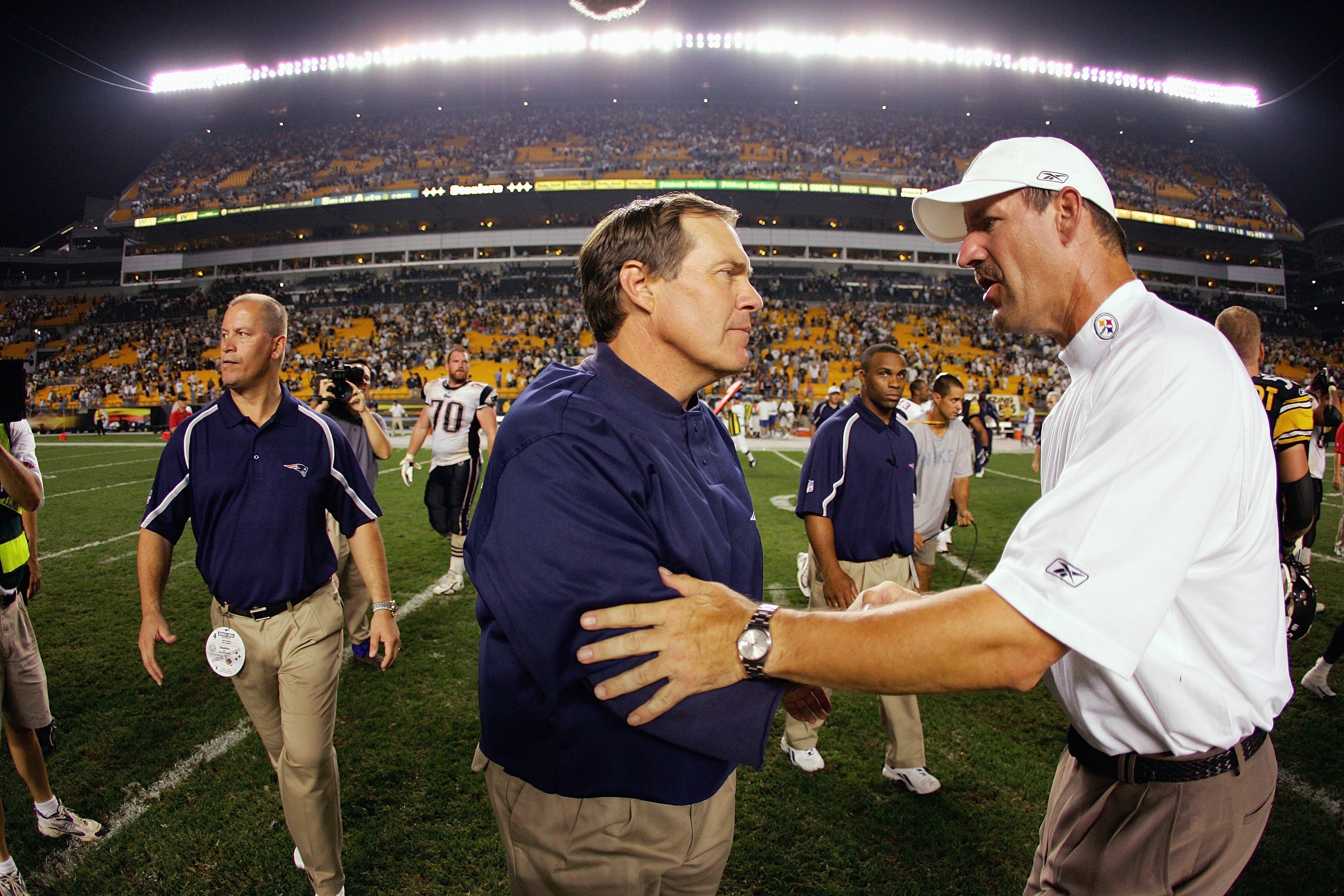 PITTSBURGH - SEPTEMBER 25:  Head coach Bill Belichick of the New England Patriots shakes hands with head coach Bill Cowher of the Pittsburgh Steelers following the game at Heinz Field on September 25, 2005 in Pittsburgh, Pennsylvania. The Pats defeated th