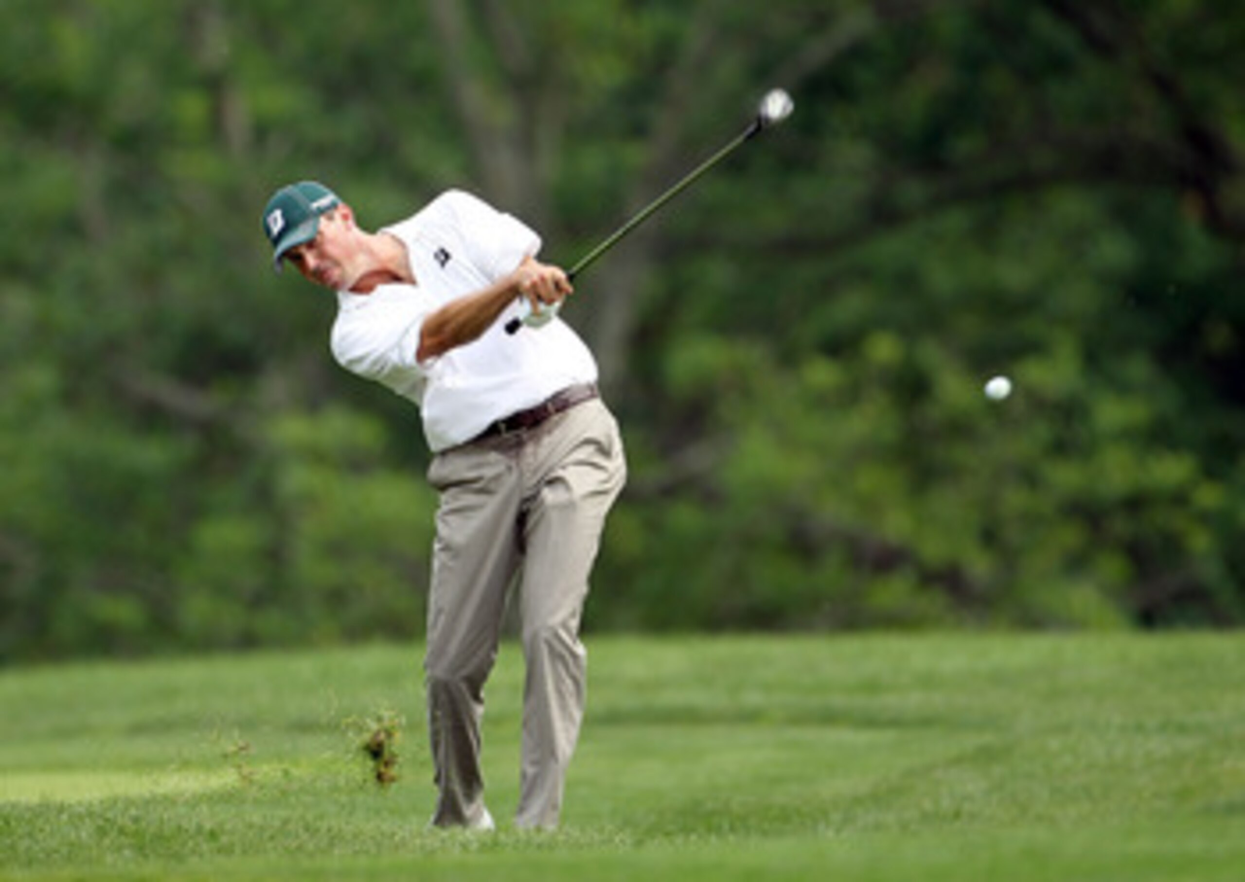 DUBLIN, OH - JUNE 05:  Matt Kuchar hits his second shot on the par 4 10th hole during the final round of the Memorial Tournament presented by Nationwide Insurance at Muirfield Village Golf Club on June 5, 2011 in Dublin, Ohio.  (Photo by Andy Lyons/Getty 