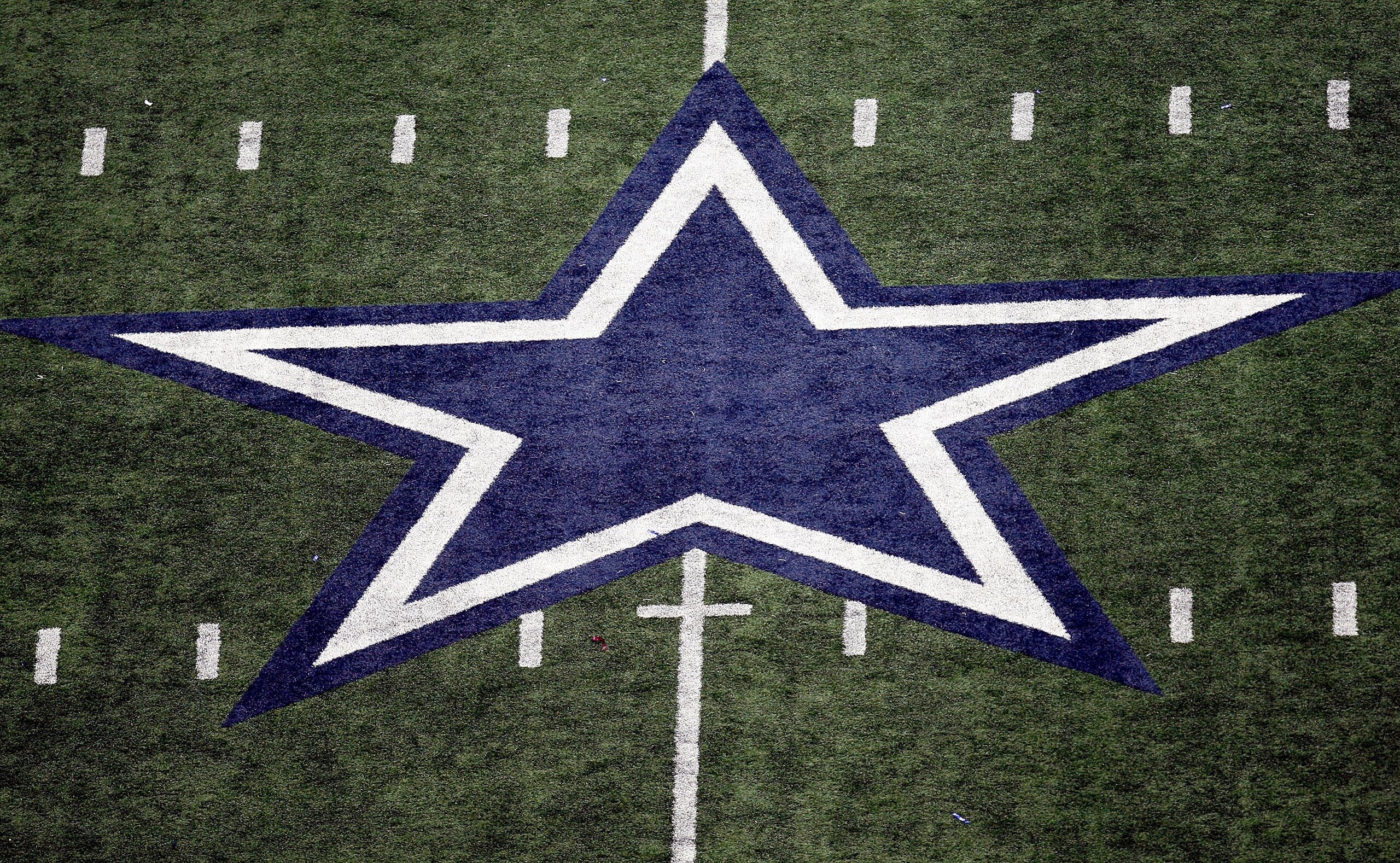 ARLINGTON, TX - NOVEMBER 01:  The star at Cowboys Stadium on November 1, 2009 in Arlington, Texas.  (Photo by Ronald Martinez/Getty Images)