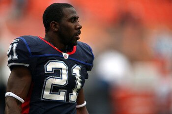 MIAMI - DECEMBER 19:  Running Back C.J. Spiller #21 of the Buffalo Bills runs against the Miami Dolphins at Sun Life Stadium on December 19, 2010 in Miami, Florida.The Bills defeated the Dolphins 17-14.  (Photo by Marc Serota/Getty Images)