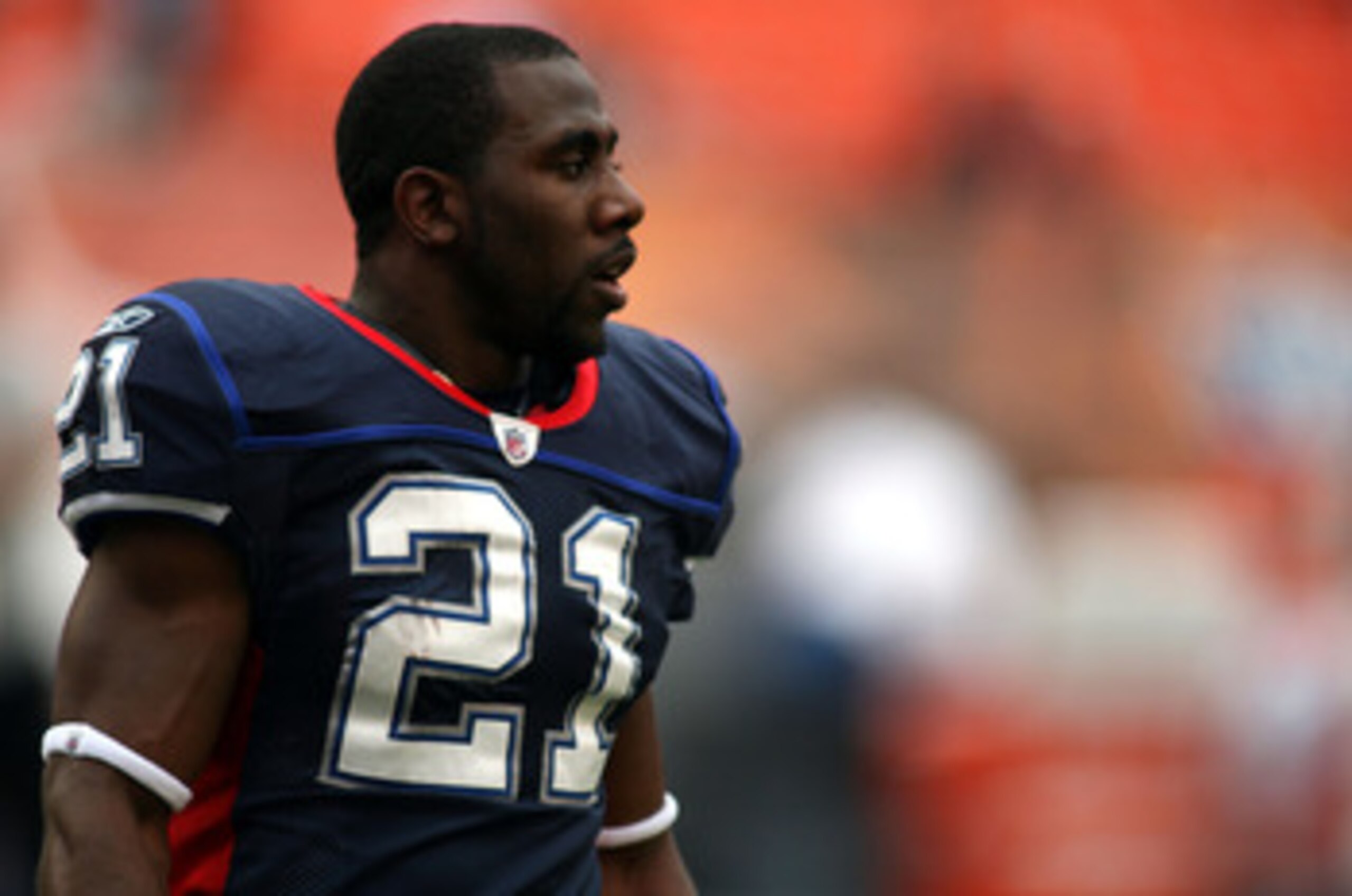 MIAMI - DECEMBER 19:  Running Back C.J. Spiller #21 of the Buffalo Bills runs against the Miami Dolphins at Sun Life Stadium on December 19, 2010 in Miami, Florida.The Bills defeated the Dolphins 17-14.  (Photo by Marc Serota/Getty Images)