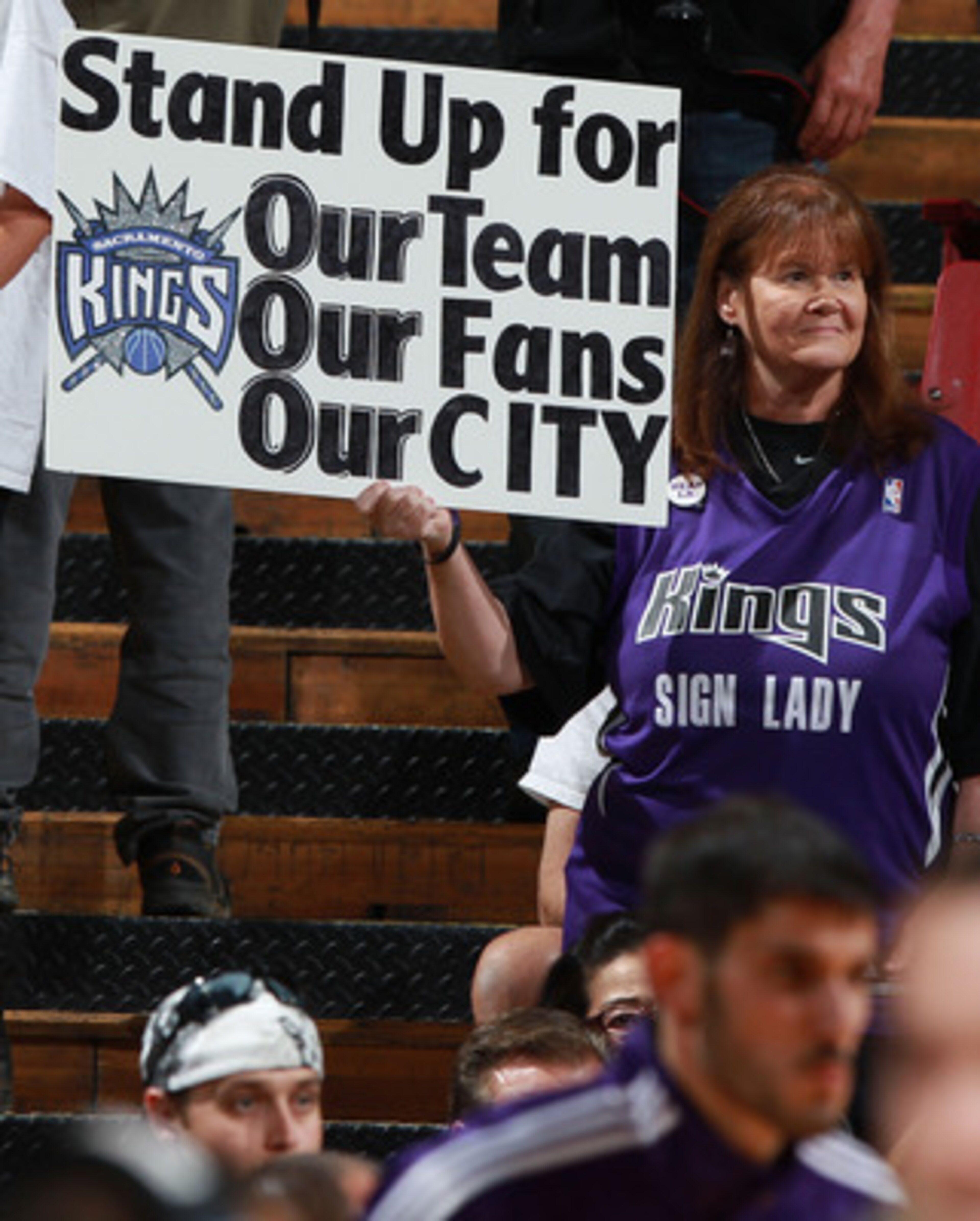 SACRAMENTO, CA - APRIL 13:  A fan of the Sacramento Kings hold up a sign against the Los Angeles Lakers on April 13, 2011 at Power Balence Pavilion in Sacramento, California.  NOTE TO USER: User expressly acknowledges and agrees that, by downloading and/o
