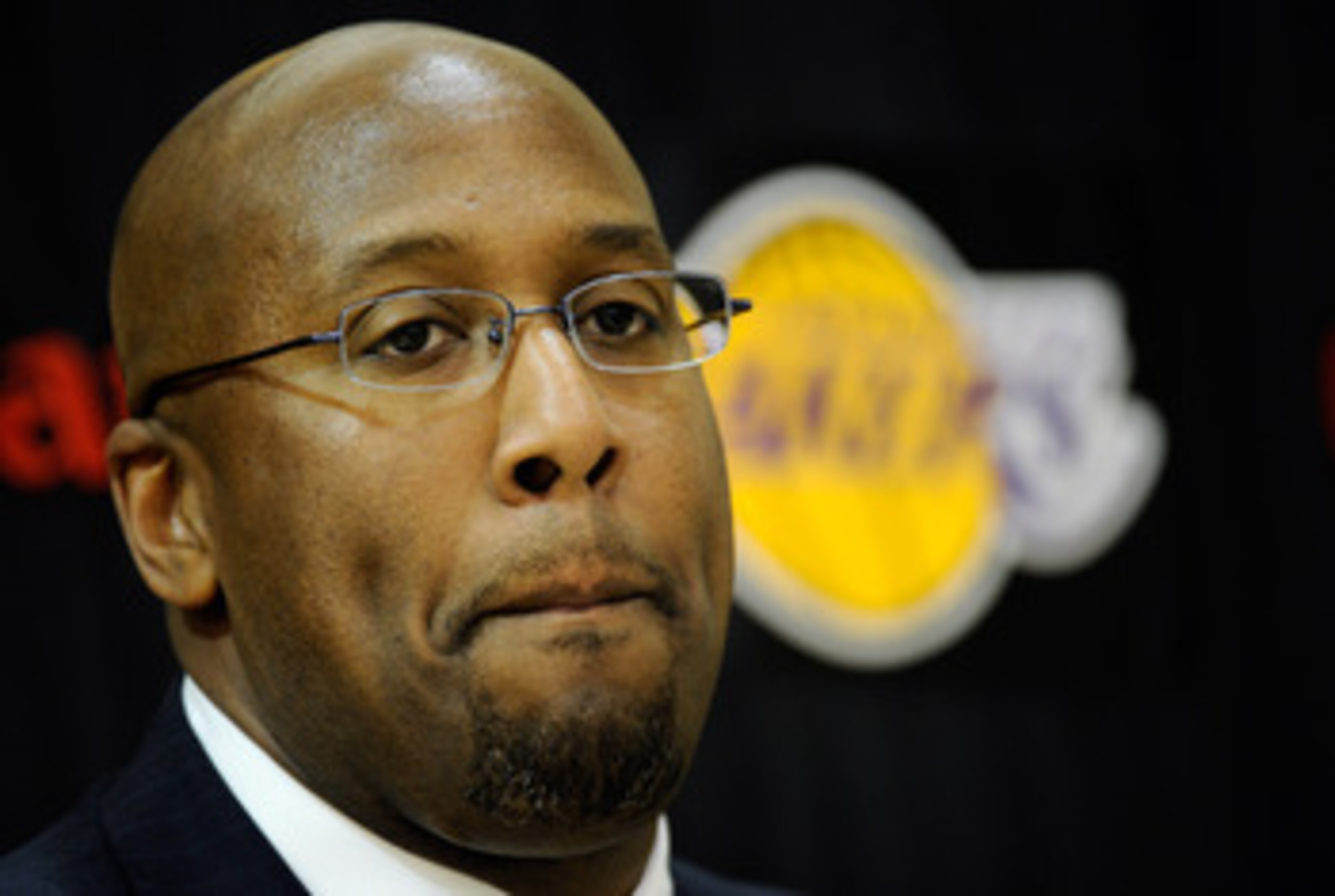 EL SEGUNDO, CA - MAY 31: Mike Brown, the new head coach for the Los Angeles Lakers, speaks during his introductory news conference at the team's training facility on May 31, 2011 in El Segundo, California. Brown replaced Lakers coach Phil Jackson, who re EL SEGUNDO, CA - MAY 31: Mike Brown, the new head coach for the Los Angeles Lakers, speaks during his introductory news conference at the team's training facility on May 31, 2011 in El Segundo, California. Brown replaced Lakers coach Phil Jackson, who re