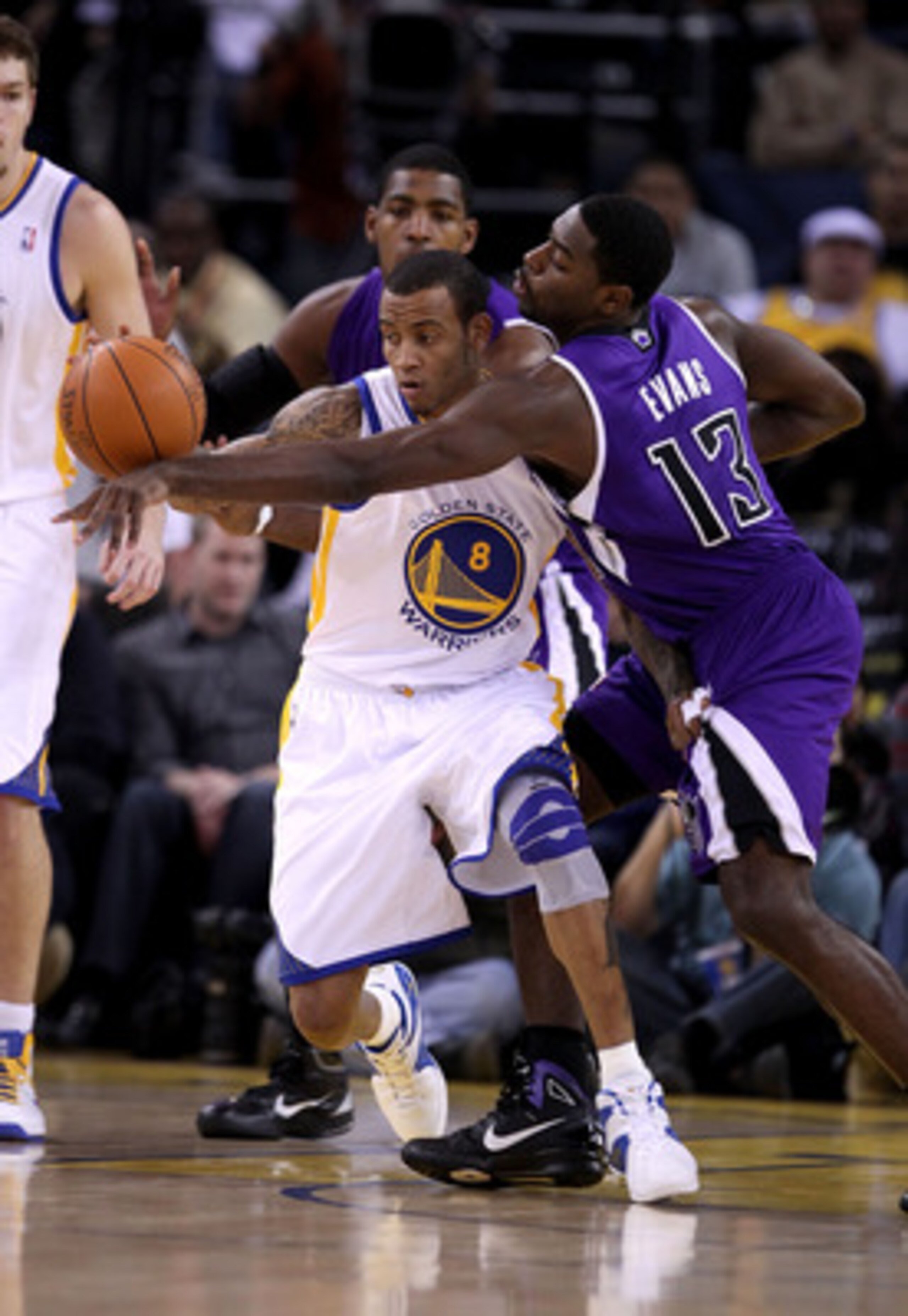 OAKLAND, CA - JANUARY 21:  Tyreke Evans #13 of the Sacramento Kings tries to steal the ball from Monta Ellis #8 of the Golden State Warriors at Oracle Arena on January 21, 2011 in Oakland, California. NOTE TO USER: User expressly acknowledges and agrees t
