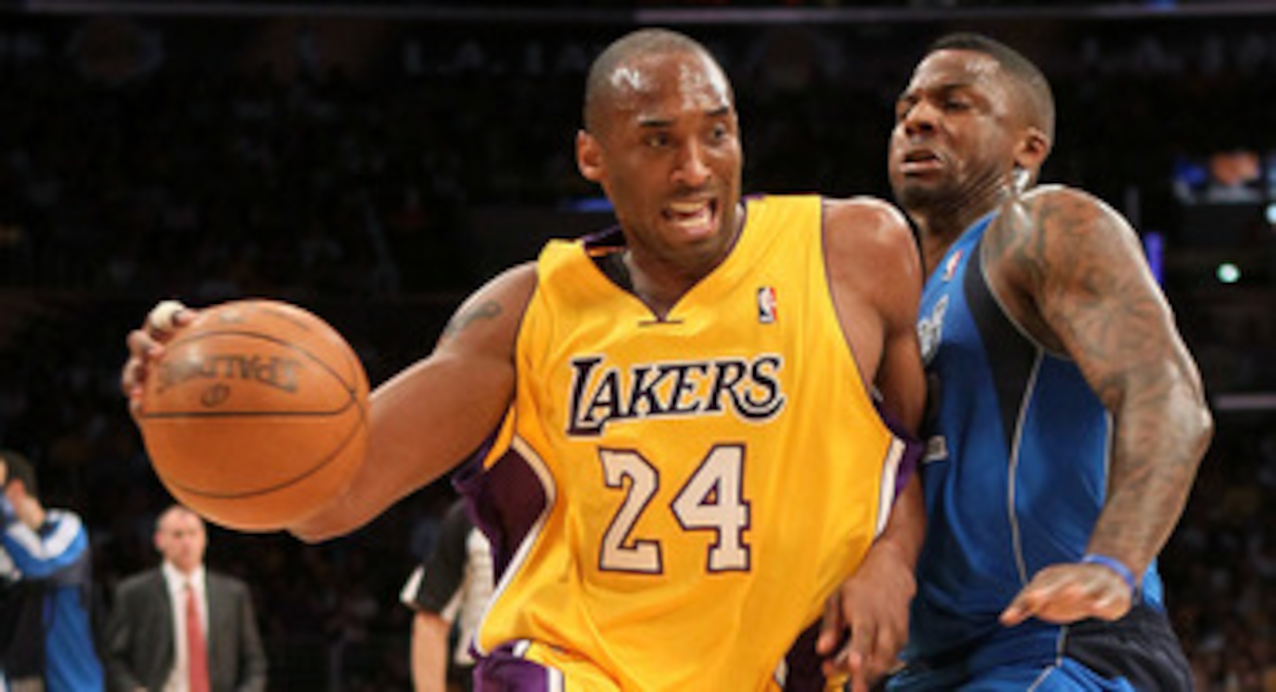 LOS ANGELES, CA - MAY 04:  Kobe Bryant #24 of the Los Angeles Lakers drives on DeShawn Stevenson #92 of the Dallas Mavericks in the first quarter in Game Two of the Western Conference Semifinals in the 2011 NBA Playoffs at Staples Center on May 4, 2011 in