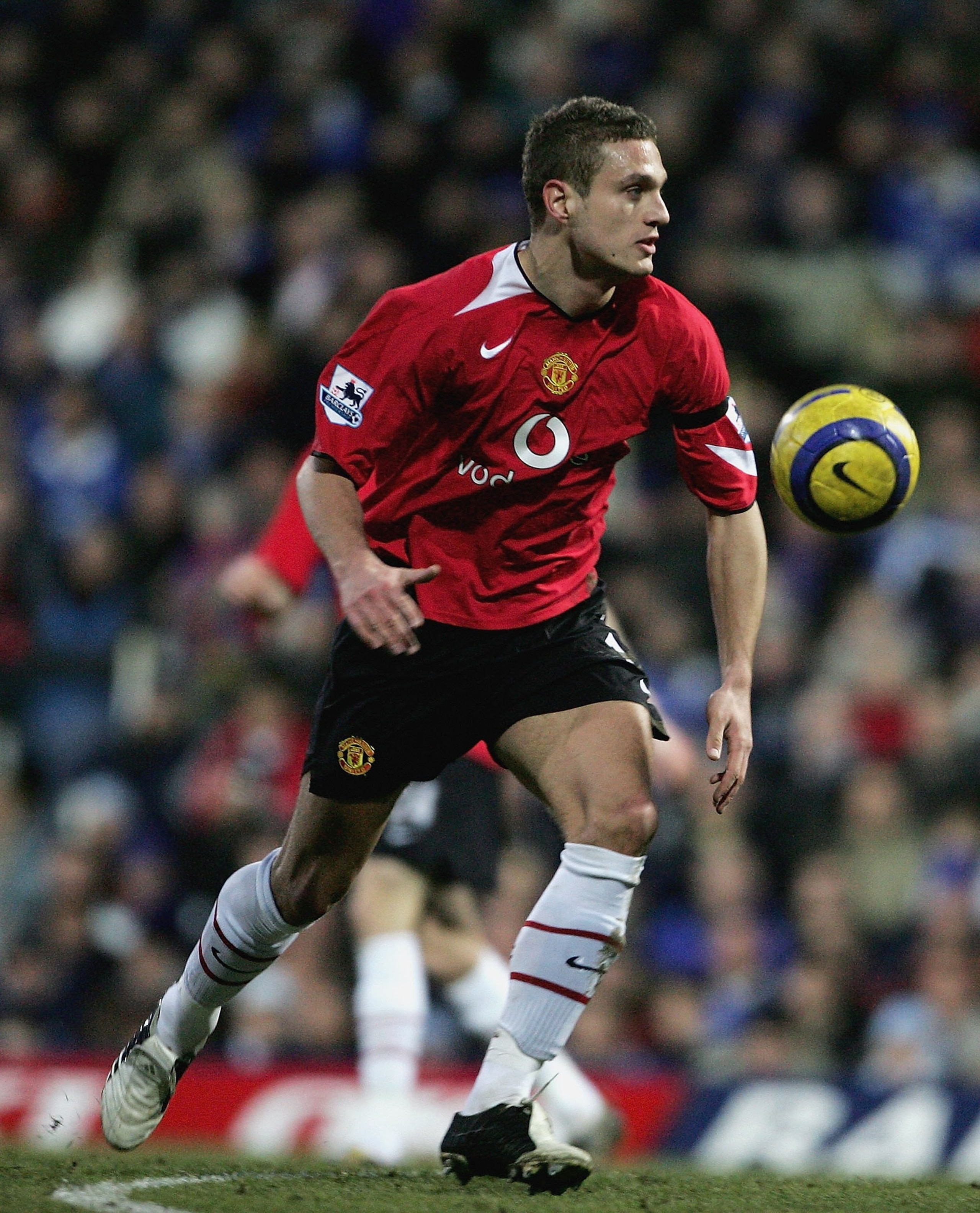 PORTSMOUTH, UNITED KINGDOM - FEBRUARY 11:   Nemanja Vidic of Portsmouth during the Barclays Priemiership match between Portsmouth and Manchester United at Fratton Park on February 11, 2006 in Portsmouth, England.  (Photo by Phil Cole/Getty Images)