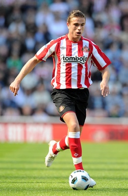 SUNDERLAND, ENGLAND - APRIL 30:  Jordan Henderson of Sunderland goes for the ball during the Barclays Premier League match between Sunderland and Fulham at Stadium of Light on April 30, 2011 in Sunderland, England.  (Photo by Chris Brunskill/Getty Images)