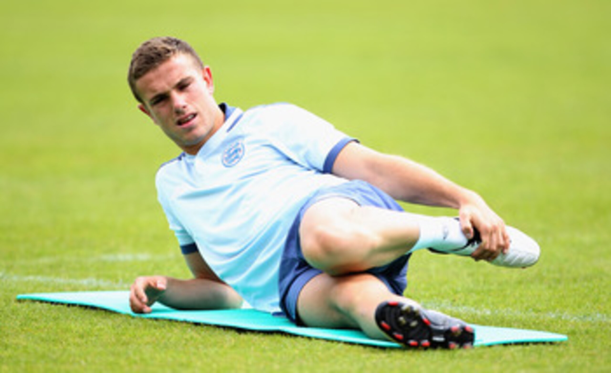 FREDERICIA, DENMARK - JUNE 14:  Jordan Henderson of England limbers up during a training session ahead of their UEFA European Under-21 Championship Group B match against Ukraine, at Monjasa Park stadium on June 14, 2011 in Fredericia, Denmark.  (Photo by