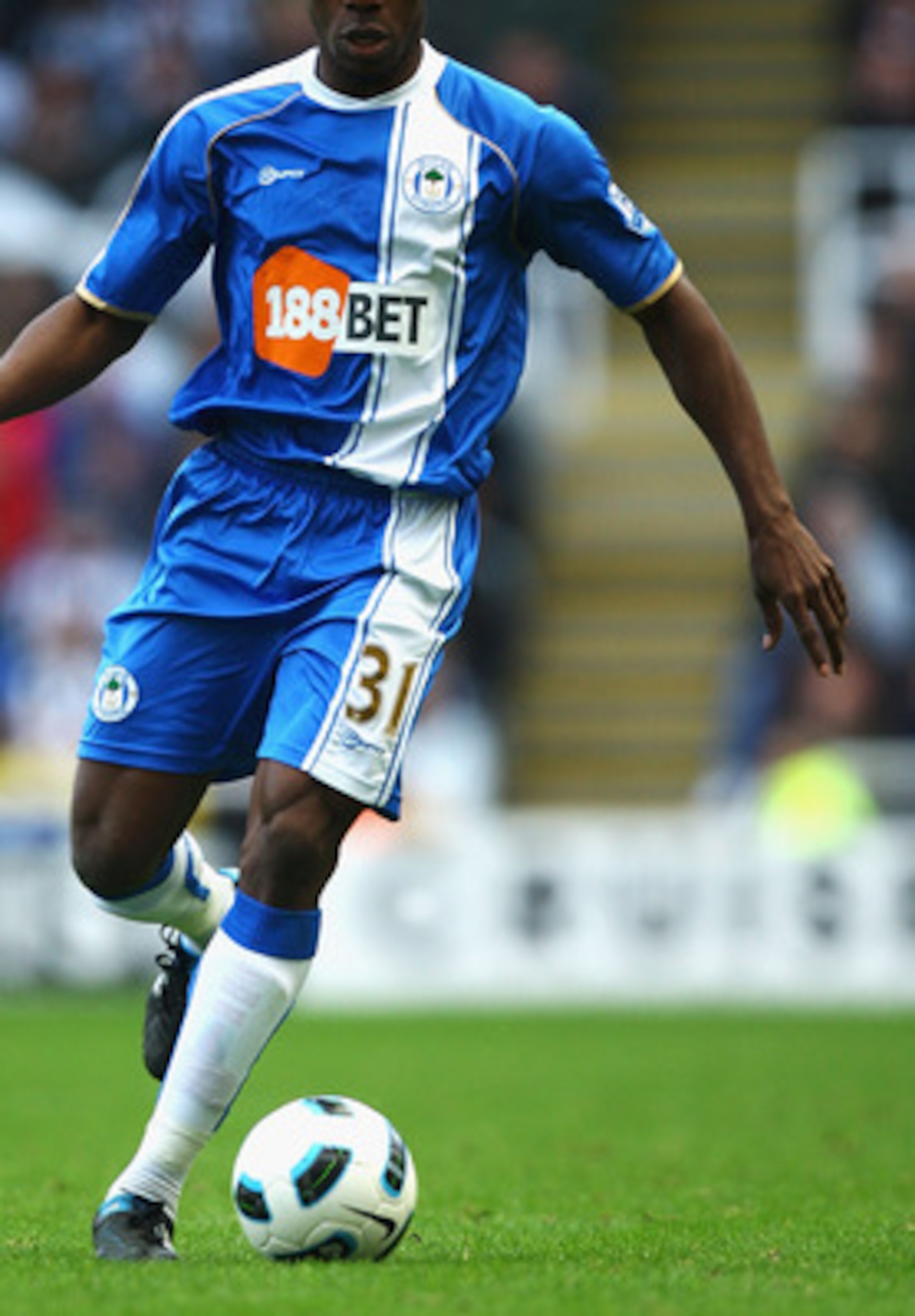 NEWCASTLE UPON TYNE, ENGLAND - OCTOBER 16: Maynor Figueroa of Wigan Athletic in action during the Barclays Premier League match between Newcastle United and Wigan Athletic at St James' Park on October 16, 2010 in Newcastle upon Tyne, England. (Photo by NEWCASTLE UPON TYNE, ENGLAND - OCTOBER 16: Maynor Figueroa of Wigan Athletic in action during the Barclays Premier League match between Newcastle United and Wigan Athletic at St James' Park on October 16, 2010 in Newcastle upon Tyne, England. (Photo by
