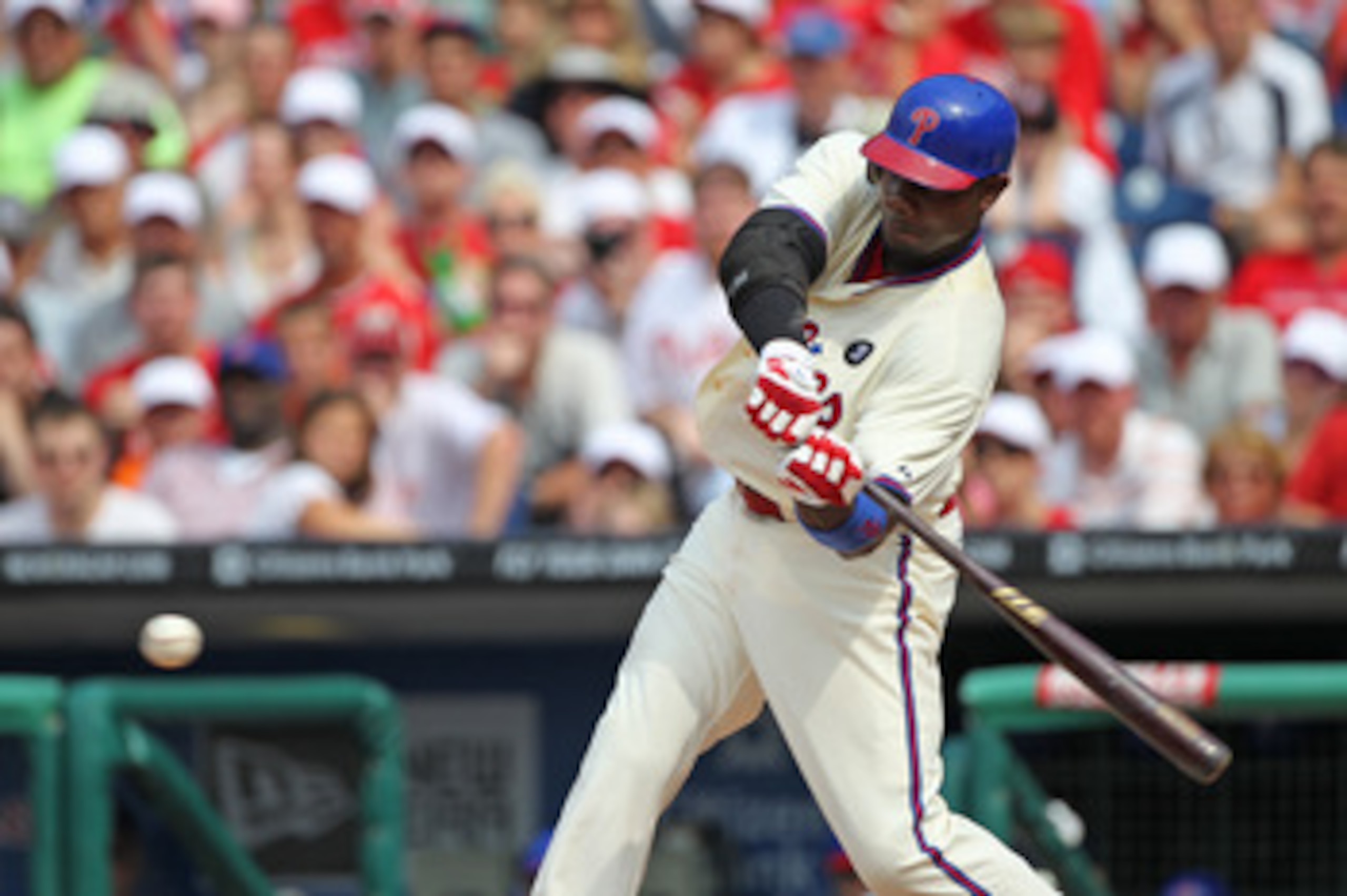 PHILADELPHIA - JUNE 12: First baseman Ryan Howard #6 of the Philadelphia Phillies hits a game winning single during a game against the Chicago Cubs at Citizens Bank Park on June 12, 2011 in Philadelphia, Pennsylvania. The Phillies won 4-3. (Photo by Hunte