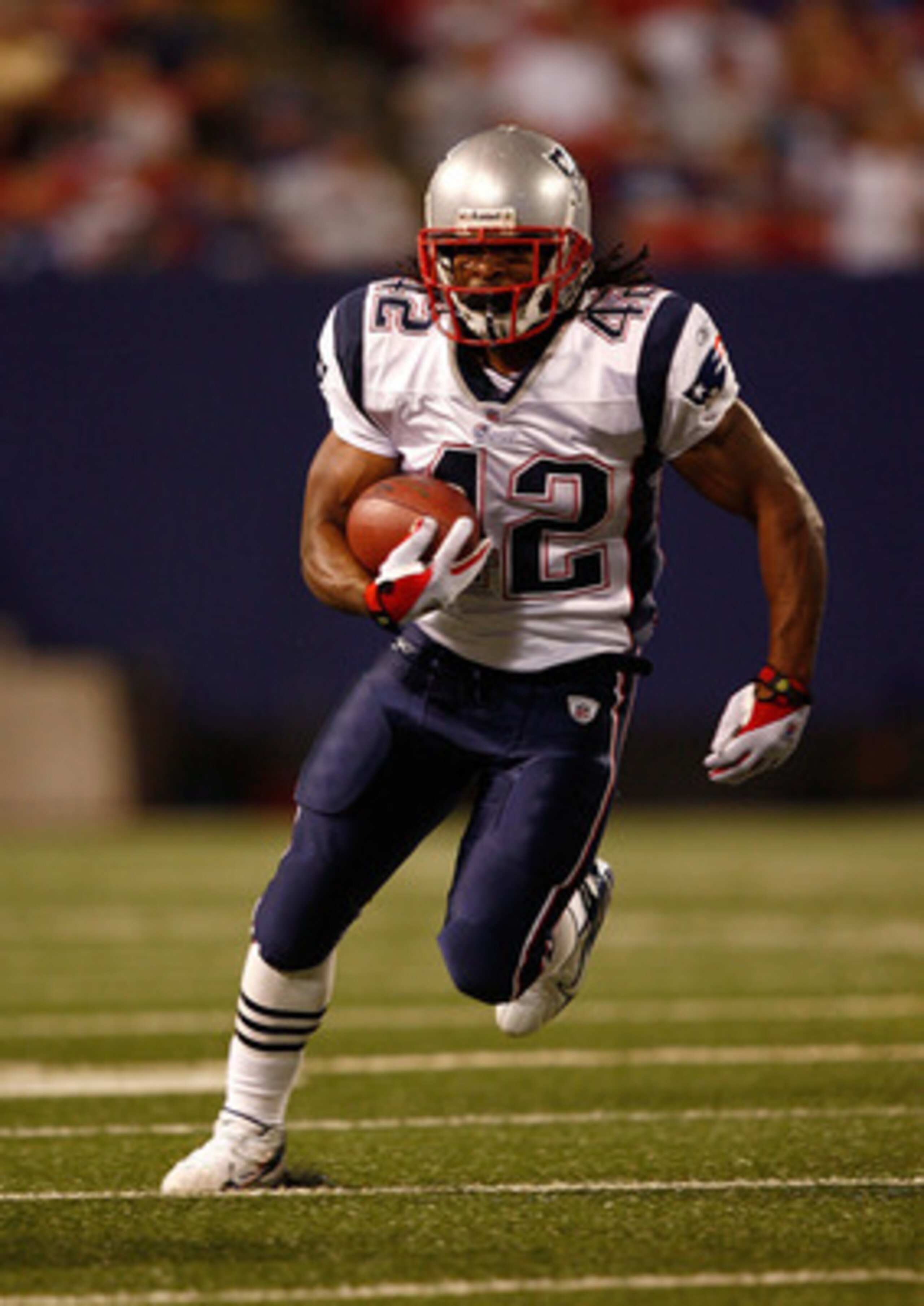 EAST RUTHERFORD, NJ - AUGUST 28:  Running back BenJarvus Green-Elis #42 of the New England Patriots during a presseason game against the New York Giants on August 28, 2008 at Giants Stadium in East Rutherford, New Jersey.  (Photo by Mike Ehrmann/Getty Ima