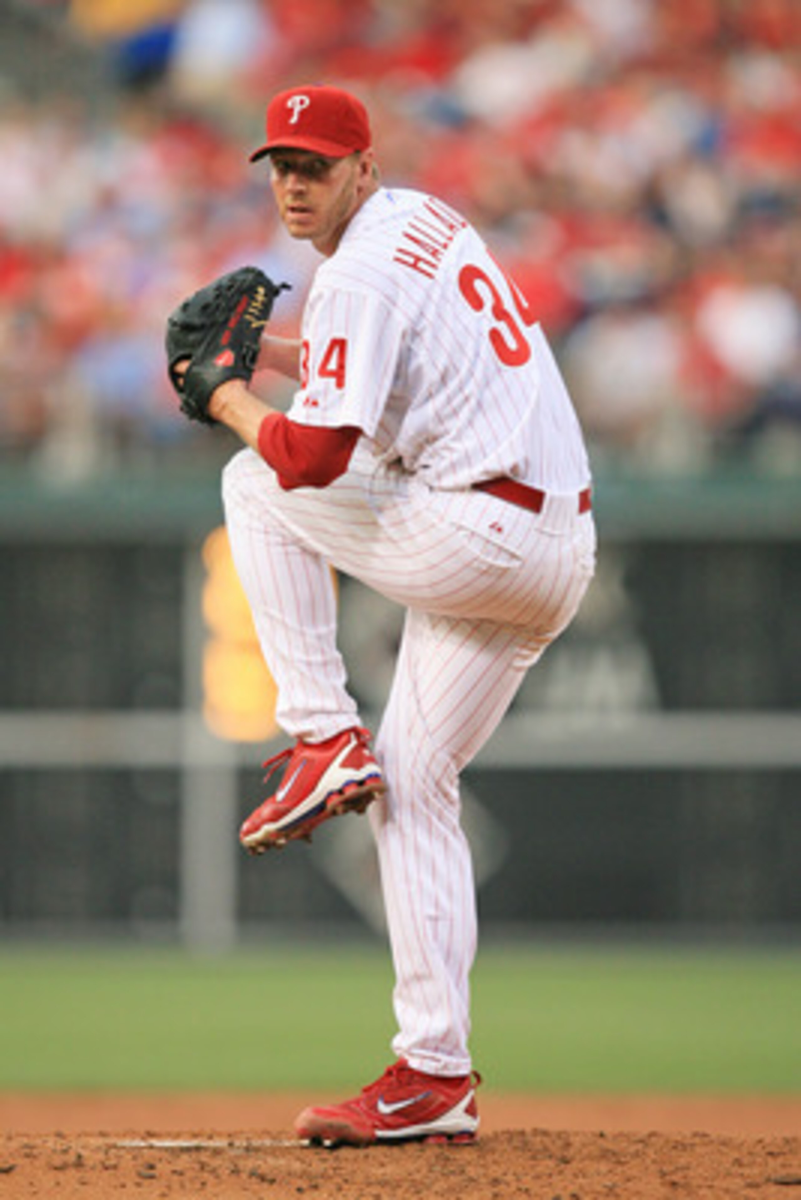 PHILADELPHIA - JUNE 10: Starting pitcher Roy Halladay #34 of the Philadelphia Phillies throws during a game against the Chicago Cubs at Citizens Bank Park on June 10, 2011 in Philadelphia, Pennsylvania. The Phillies won 7-5. (Photo by Hunter Martin/Getty 