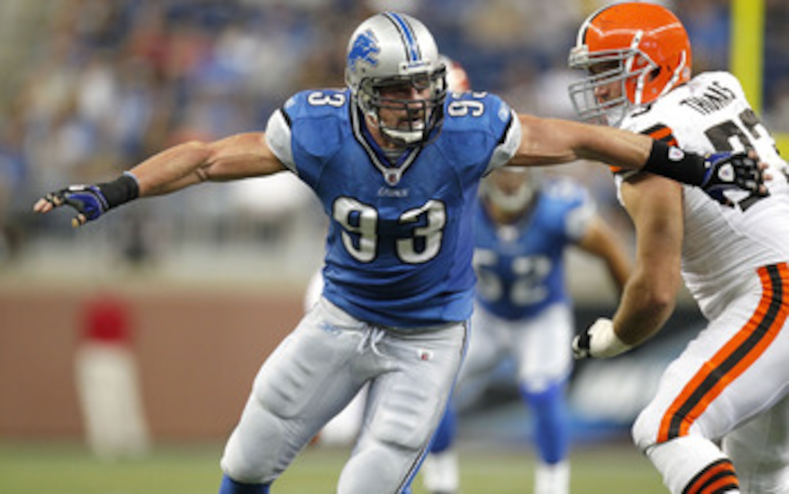 DETROIT - AUGUST 28: Kyle Vanden Bosch #93 of the Detroit Lions tries to get around Joe Thomas #73 during a preseason game on August 28, 2010 at Ford Field in Detroit, Michigan. (Photo by Gregory Shamus/Getty Images)