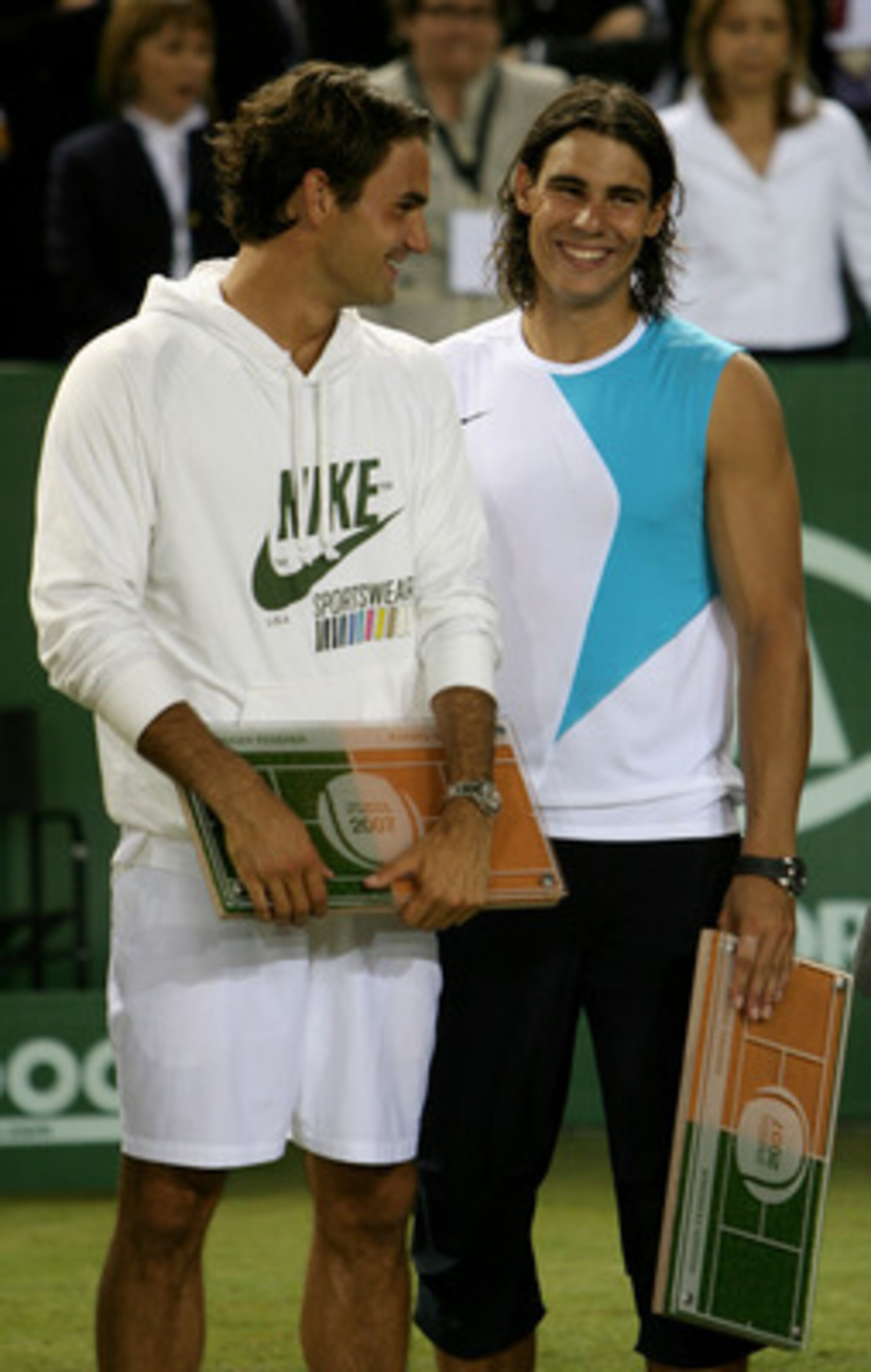 MALLORCA, SPAIN - MAY 2: Rafael Nadal of Spain and Roger Federer of Switzerland share a joke after the The Battle of the Surfaces between Rafael Nadal and Roger Federer at The Palma Arena on May 2, 2007 in Mallorca, Spain. (Photo by Clive Brunskill/Gett MALLORCA, SPAIN - MAY 2: Rafael Nadal of Spain and Roger Federer of Switzerland share a joke after the The Battle of the Surfaces between Rafael Nadal and Roger Federer at The Palma Arena on May 2, 2007 in Mallorca, Spain. (Photo by Clive Brunskill/Gett