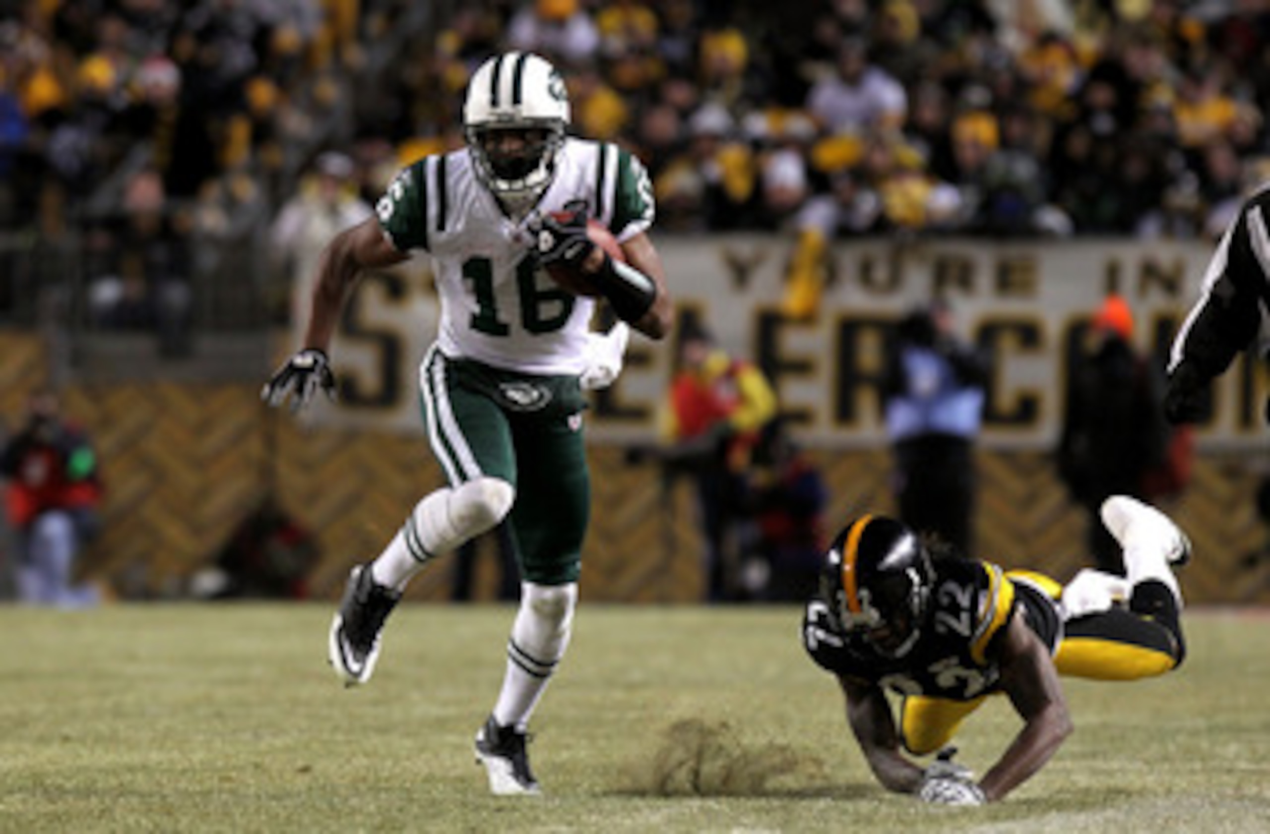 PITTSBURGH, PA - JANUARY 23:  Brad Smith #16 of the New York Jets runs with the ball against William Gay #22 of the Pittsburgh Steelers during the 2011 AFC Championship game at Heinz Field on January 23, 2011 in Pittsburgh, Pennsylvania. The Steelers won