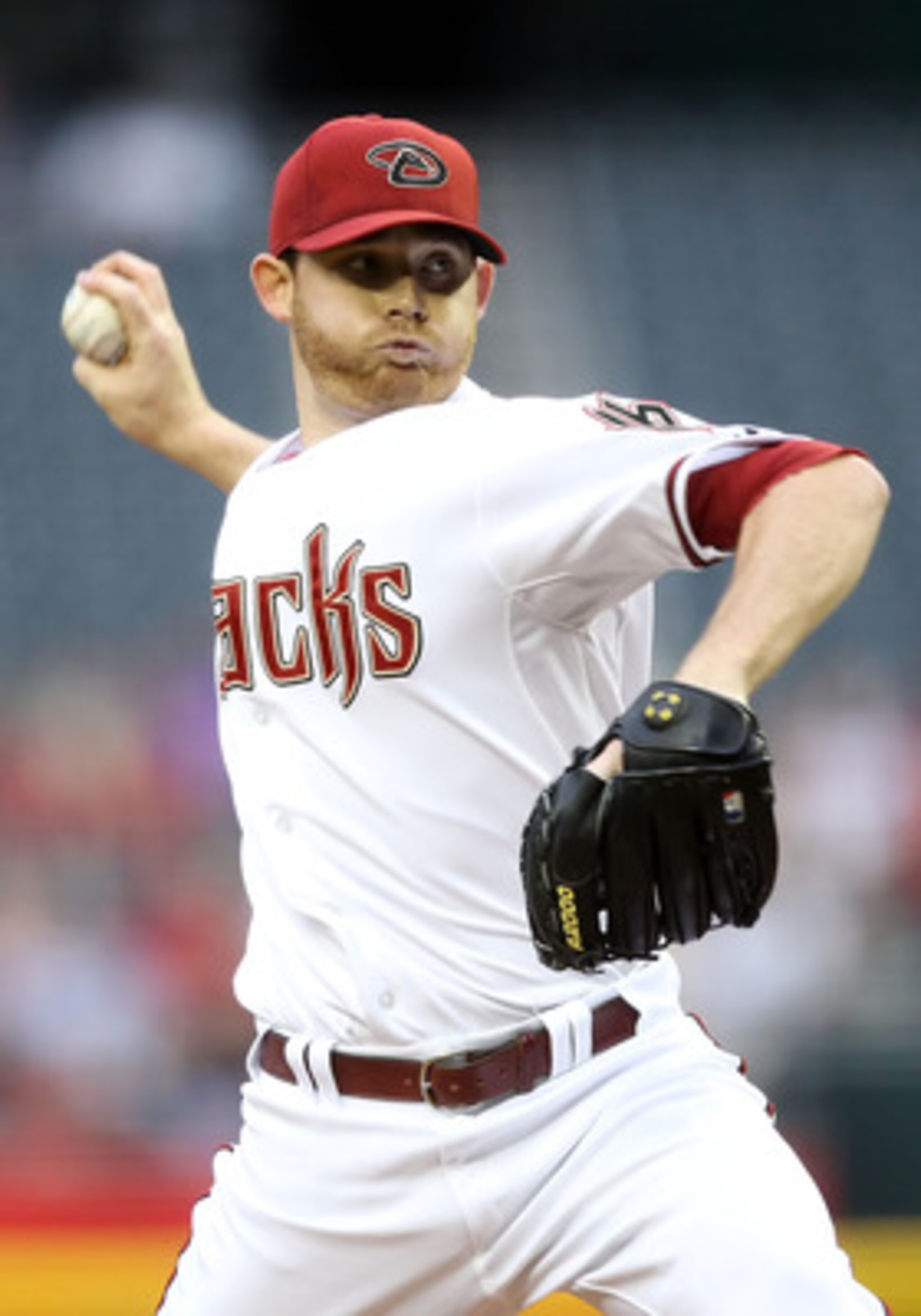 PHOENIX, AZ - MAY 31:  Starting pitcher Ian Kennedy #31 of the Arizona Diamondbacks pitches against the Florida Marlins during the Major League Baseball game at Chase Field on May 31, 2011 in Phoenix, Arizona.  (Photo by Christian Petersen/Getty Images)