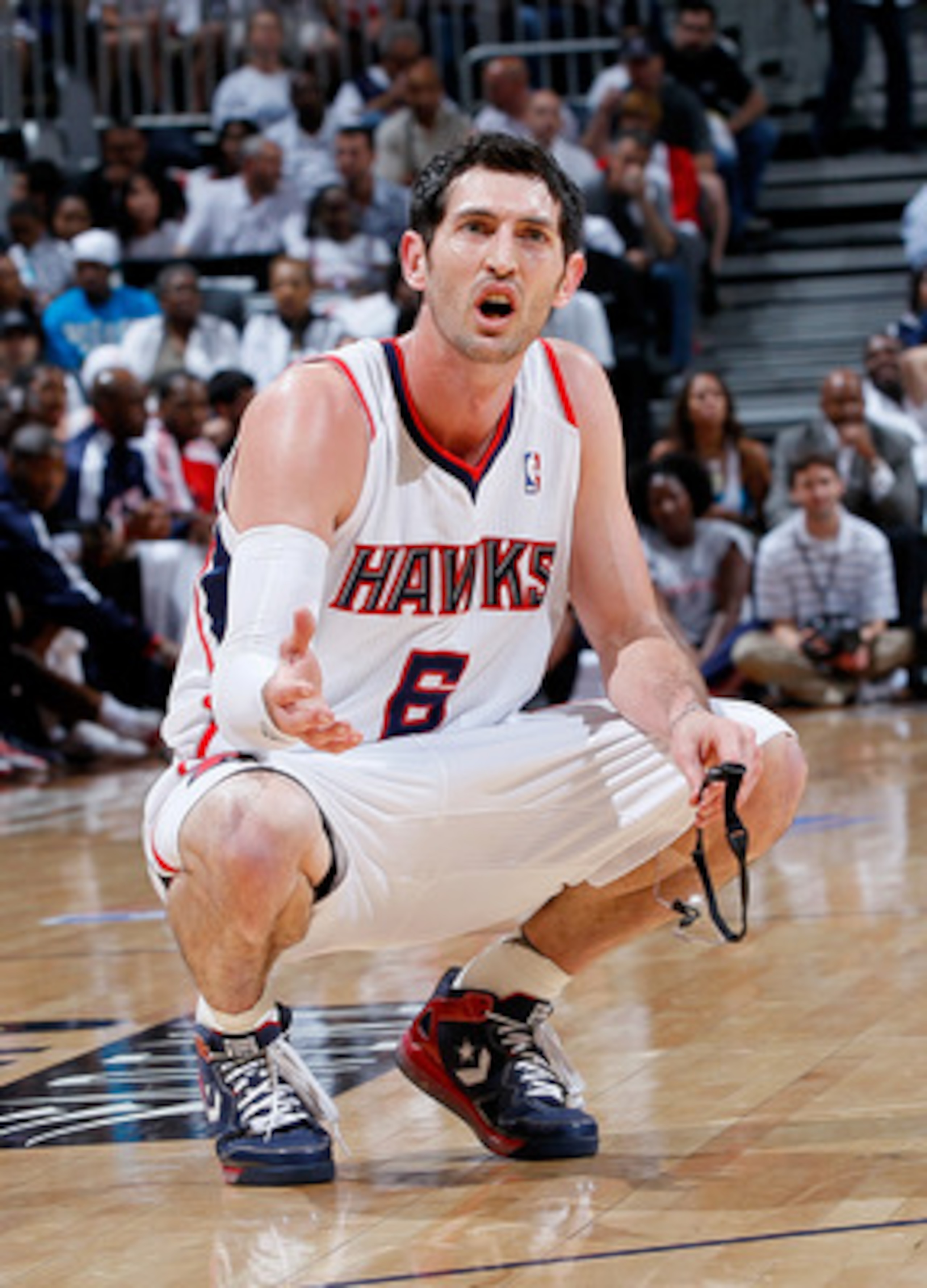 ATLANTA, GA - APRIL 28:  Kirk Hinrich #6 of the Atlanta Hawks against the Orlando Magic during Game Six of the Eastern Conference Quarterfinals in the 2011 NBA Playoffs at Philips Arena on April 28, 2011 in Atlanta, Georgia.  NOTE TO USER: User expressly