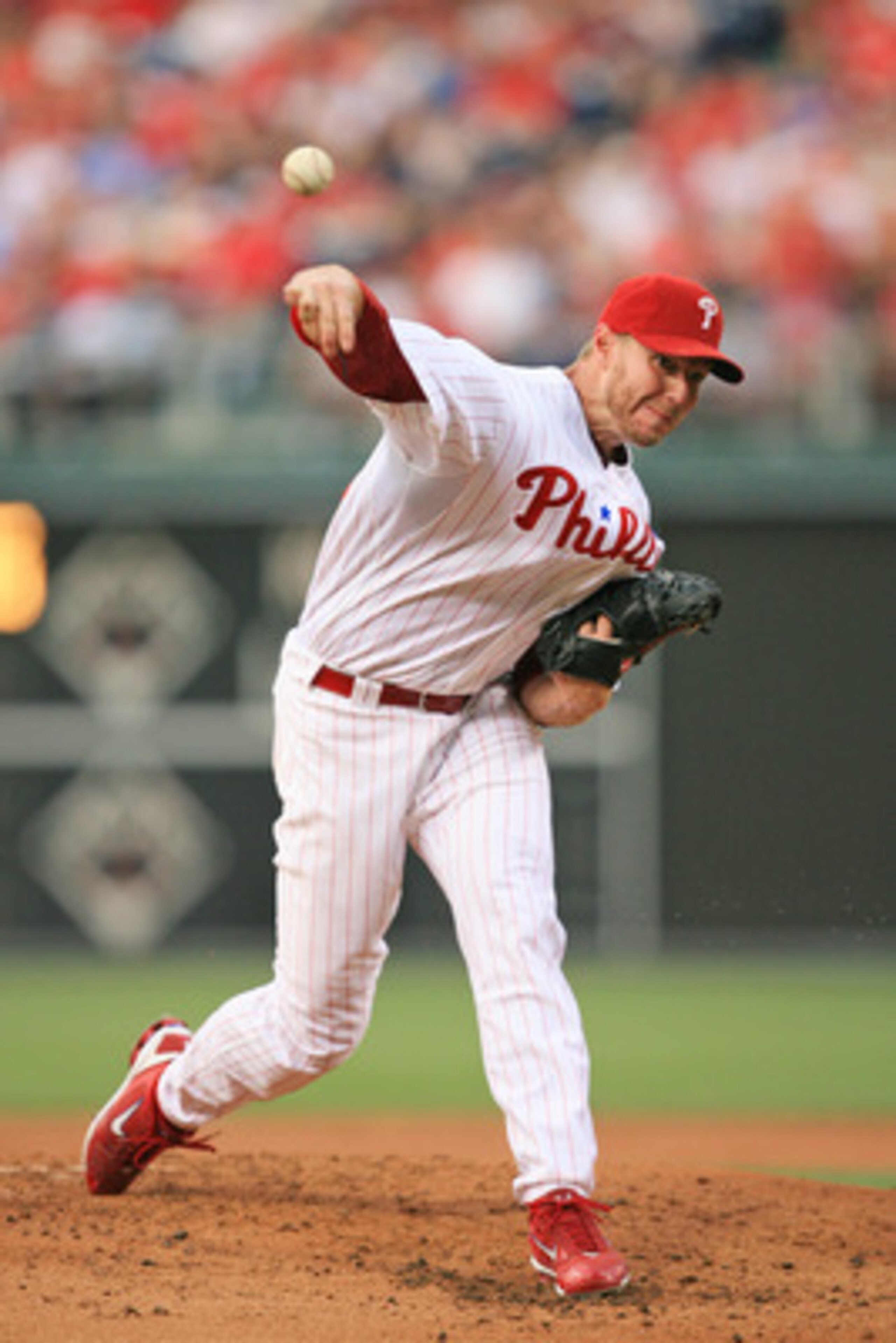 PHILADELPHIA - JUNE 10: Starting pitcher Roy Halladay #34 of the Philadelphia Phillies throws during a game against the Chicago Cubs at Citizens Bank Park on June 10, 2011 in Philadelphia, Pennsylvania. The Phillies won 7-5. (Photo by Hunter Martin/Getty 