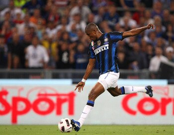 ROME, ITALY - MAY 29:  Samuel Eto'o of FC Internazionale Milano scores the second goal during the Tim Cup final between FC Internazionale Milano and US Citta di Palermo at Olimpico Stadium on May 29, 2011 in Rome, Italy.  (Photo by Paolo Bruno/Getty Image