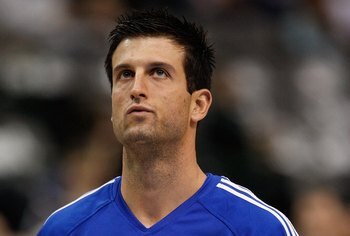 DALLAS - NOVEMBER 30:  Forward Jason Kapono #72 of the Philadelphia 76ers on November 30, 2009 at American Airlines Center in Dallas, Texas.  NOTE TO USER: User expressly acknowledges and agrees that, by downloading and/or using this Photograph, user is c