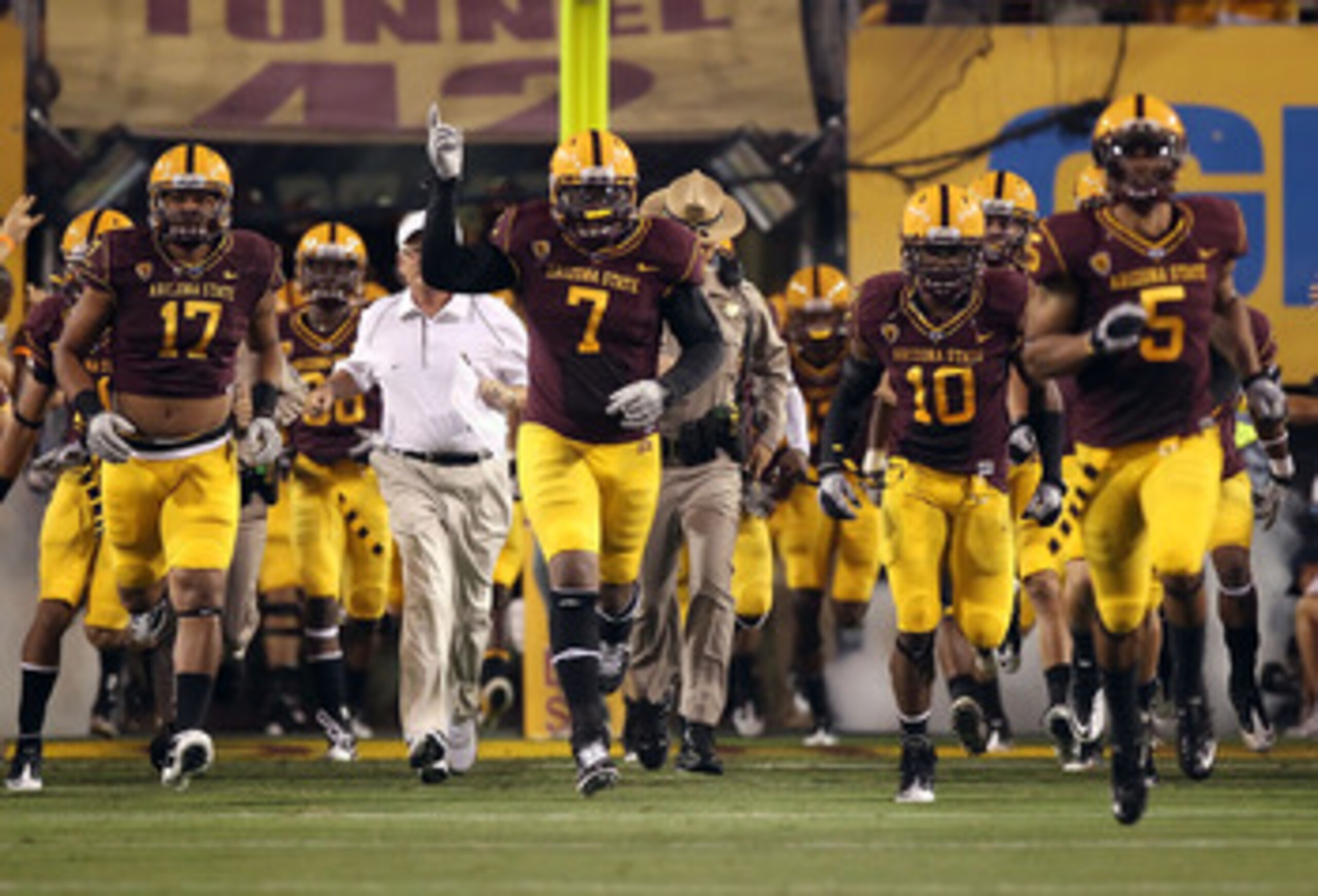 TEMPE, AZ - SEPTEMBER 04: Vontaze Burfict #7 of the Arizona State Sun Devils runs onto the field before the college football game against the Portland State Vikings at Sun Devil Stadium on September 4, 2010 in Tempe, Arizona. The Sun Devils defeated the TEMPE, AZ - SEPTEMBER 04: Vontaze Burfict #7 of the Arizona State Sun Devils runs onto the field before the college football game against the Portland State Vikings at Sun Devil Stadium on September 4, 2010 in Tempe, Arizona. The Sun Devils defeated the
