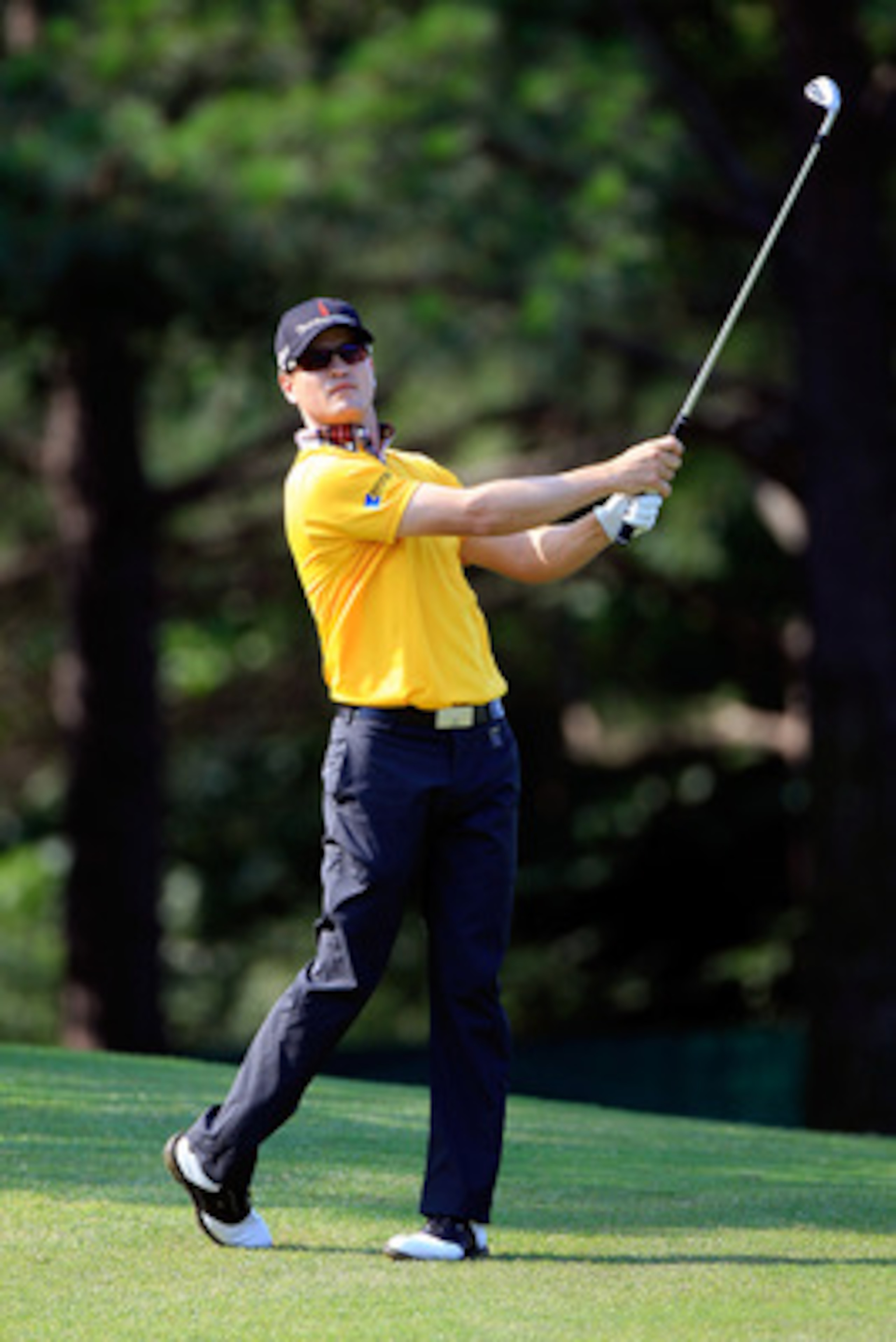 MEMPHIS, TN - JUNE 09:  Zach Johnson hits a shot on the 6th hole during the first round of the FedEx St. Jude Classic at TPC Southwind on June 9, 2011 in Memphis, Tennessee.  (Photo by Sam Greenwood/Getty Images)