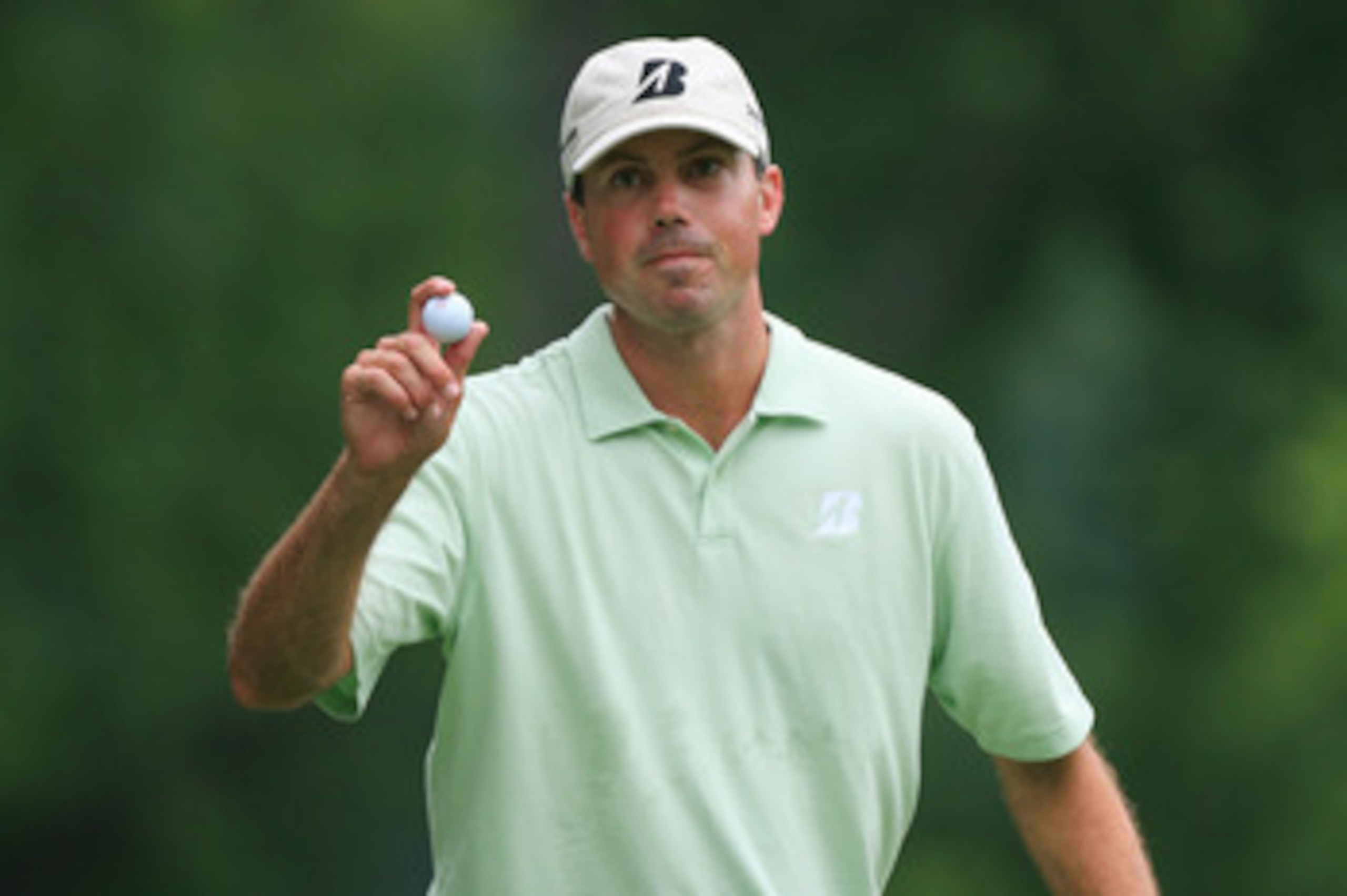 FT. WORTH, TX - MAY 19: Matt Kuchar waves to the gallery on the eighth green during the first round of the Crowne Plaza Invitational at Colonial Country Club on May 19, 2011 in Ft. Worth, Texas. (Photo by Hunter Martin/Getty Images)