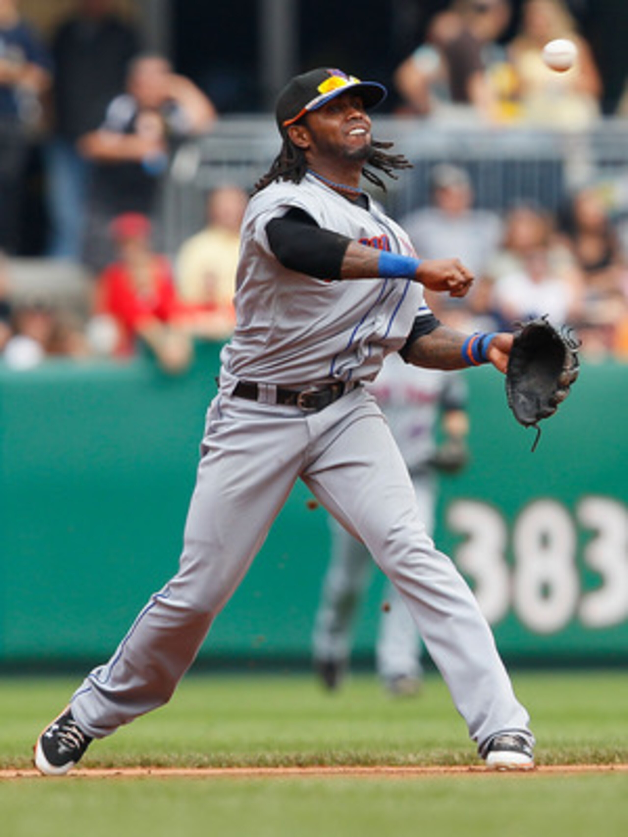 PITTSBURGH - JUNE 12: Jose Reyes #7 of the New York Mets throws to first base during the game against the Pittsburgh Pirates on June 12, 2011 at PNC Park in Pittsburgh, Pennsylvania. (Photo by Jared Wickerham/Getty Images) PITTSBURGH - JUNE 12: Jose Reyes #7 of the New York Mets throws to first base during the game against the Pittsburgh Pirates on June 12, 2011 at PNC Park in Pittsburgh, Pennsylvania. (Photo by Jared Wickerham/Getty Images)