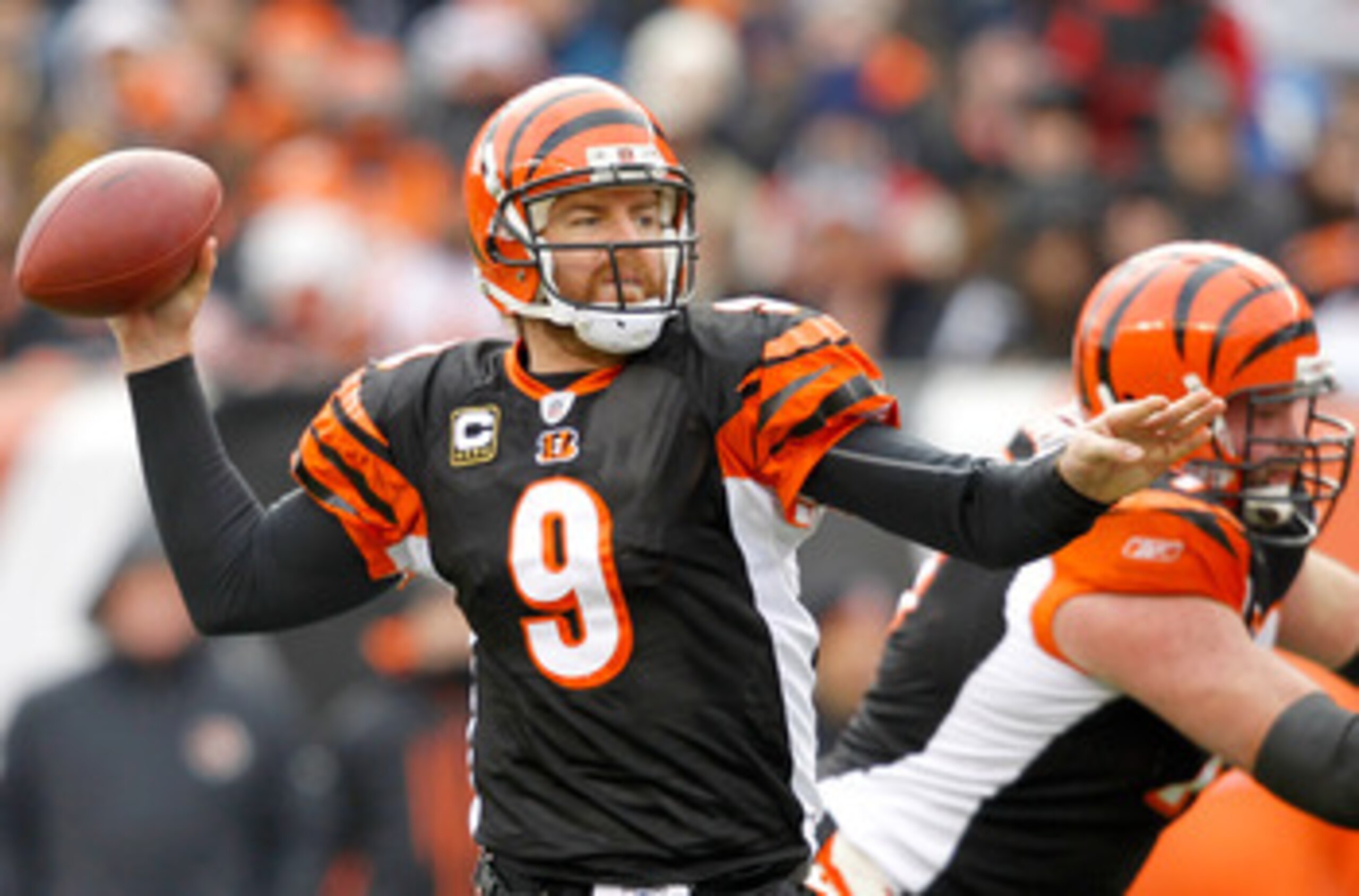 CINCINNATI, OH - DECEMBER 19:  Quarterback Carson Palmer #9 of the Cincinnati Bengals fades back in the poscket while playing the Cleveland Browns at Paul Brown Stadium on December 19, 2010 in Cincinnati, Ohio.  (Photo by Matthew Stockman/Getty Images)