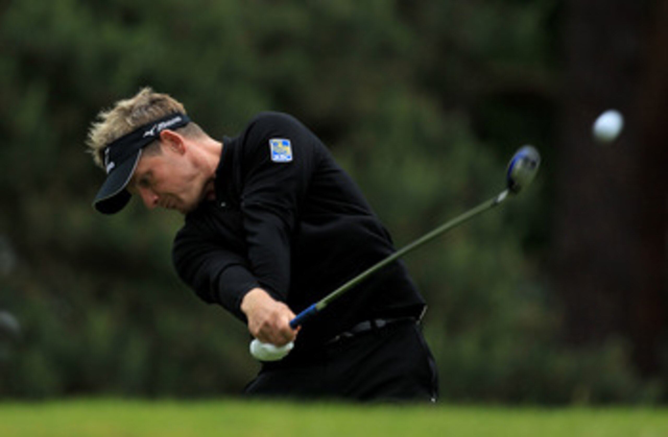 VIRGINIA WATER, ENGLAND - MAY 28:  Luke Donald of England tees off on the 8th hole during the third round of the BMW PGA Championship at the Wentworth Club on May 28, 2011 in Virginia Water, England.  (Photo by David Cannon/Getty Images)