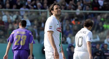 FLORENCE, ITALY - APRIL 17:  Luca Toni of Juventus FC looks dejected during the Serie A match between ACF Fiorentina and Juventus FC at Stadio Artemio Franchi on April 17, 2011 in Florence, Italy.  (Photo by Claudio Villa/Getty Images)