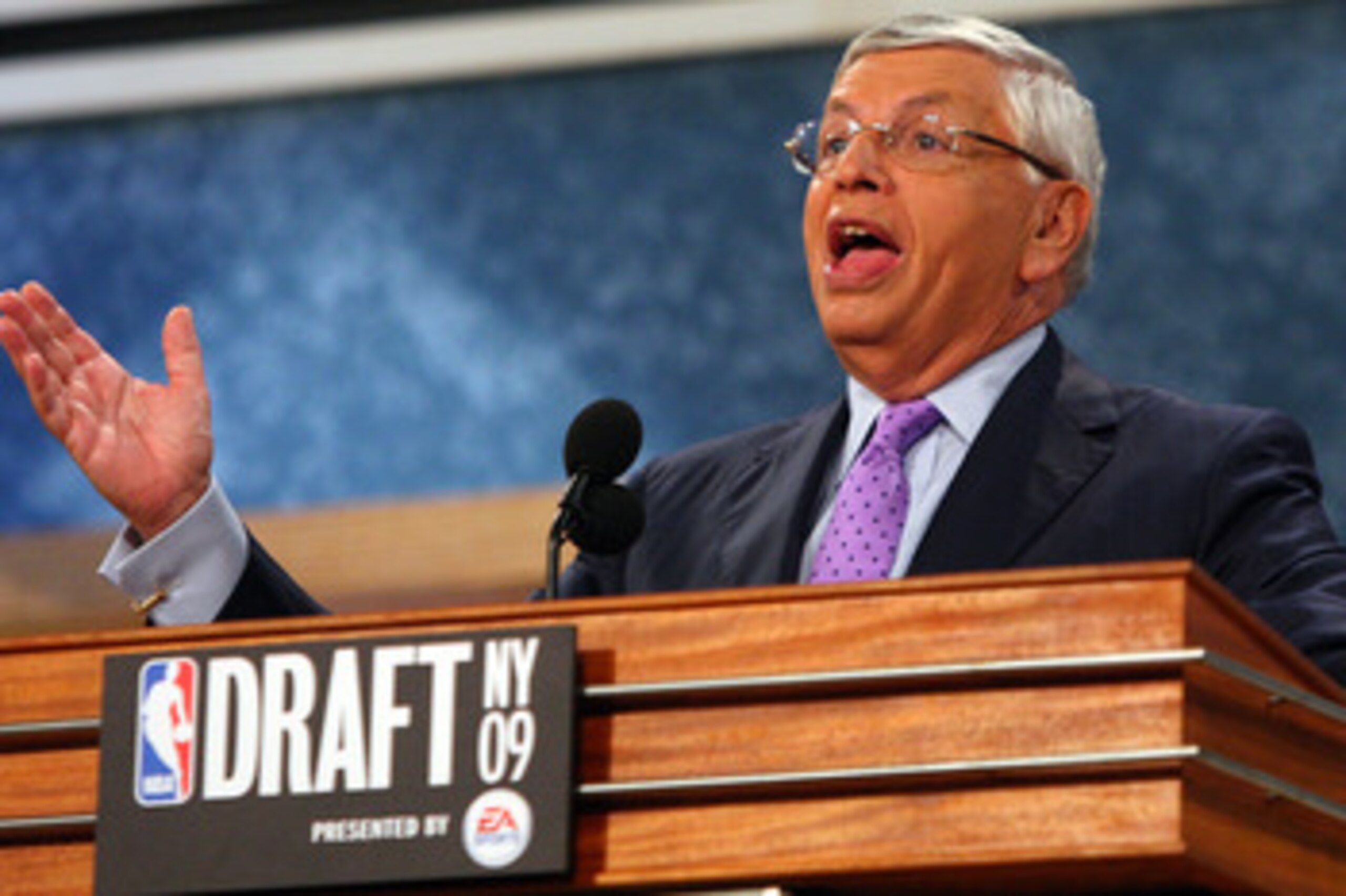 NEW YORK - JUNE 25:  NBA Commissioner David Stern speaks prior to the start of the 2009 NBA Draft at the Wamu Theatre at Madison Square Garden June 25, 2009 in New York City. NOTE TO USER: User expressly acknowledges and agrees that, by downloading and/or
